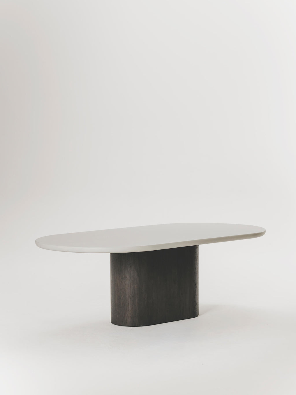 https://a.1stdibscdn.com/celli-dining-table-in-microcement-and-wood-veneer-by-marlot-baus-for-sale-picture-2/f_106442/f_474632721762775991483/MB_3366_master.jpg