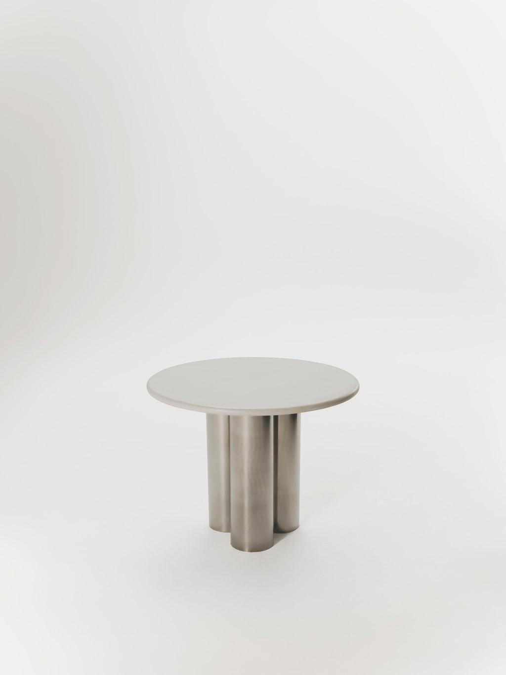 https://a.1stdibscdn.com/vicca-dining-table-in-microcement-and-stainless-steel-by-marlot-baus-for-sale-picture-3/f_106442/f_475113321763045524903/MB_3464_3cee4f25_1258_4a72_ab06_664c4a741952_master.jpg