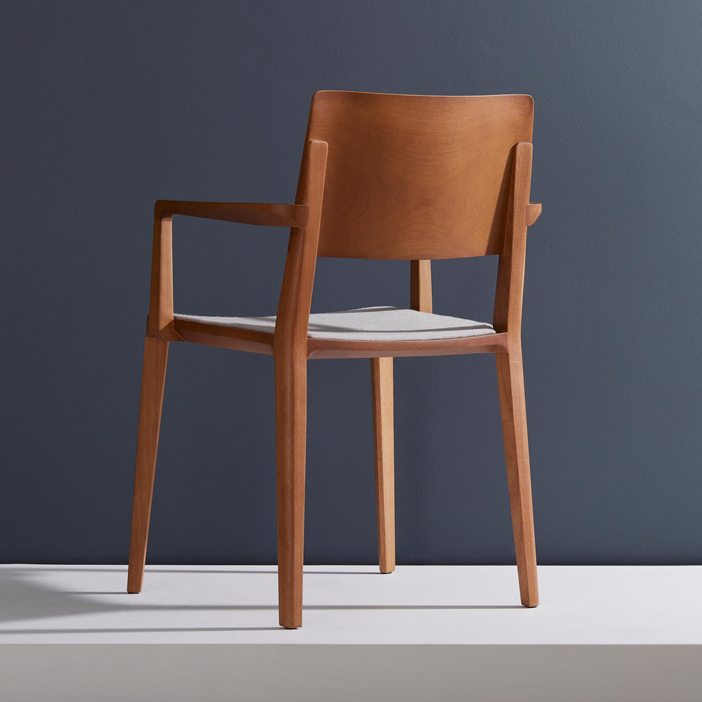 https://a.1stdibscdn.com/minimalist-modern-chair-in-natural-solid-wood-upholstered-seating-with-arms-for-sale-picture-3/f_35593/f_150984911560528431425/MC_BC_ES_2019_05_30_Emporio_DanielSimonini_0167_master.jpg