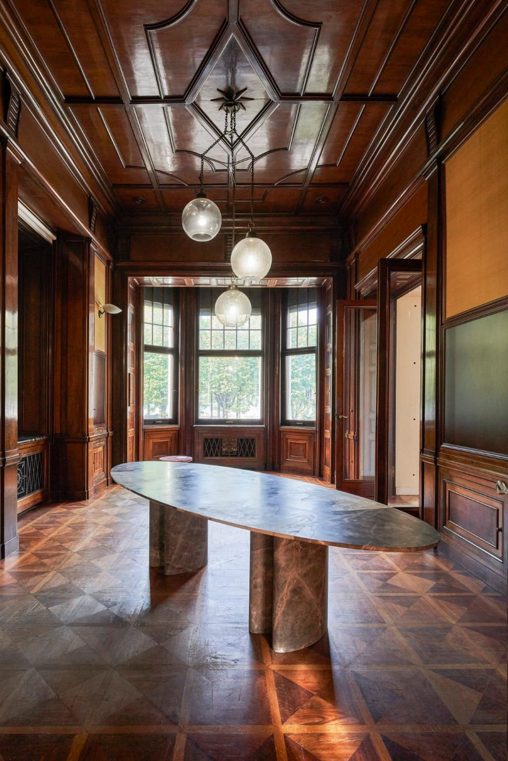 https://a.1stdibscdn.com/lavanche-dining-table-by-piotr-dabrowa-for-sale-picture-3/f_12192/f_333403221679018014700/MD_05707_Custom__master.jpg
