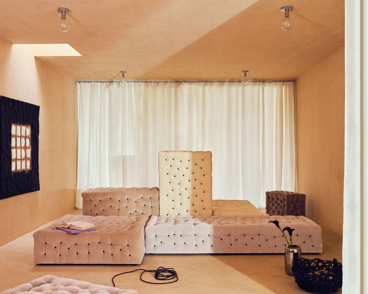 https://a.1stdibscdn.com/la-michetta-composition-6-sofa-by-gaetano-pesce-for-sale-picture-8/f_16392/f_475808521763461329283/MERITALIA_SET_06_master.jpg