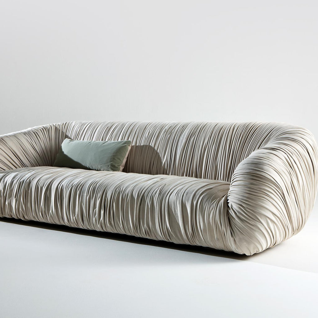 https://a.1stdibscdn.com/drape-sofa-for-sale-picture-2/f_17062/f_183432021584454286388/MEROCO_066_C20190129_9778_1iyq9d0_master.jpg