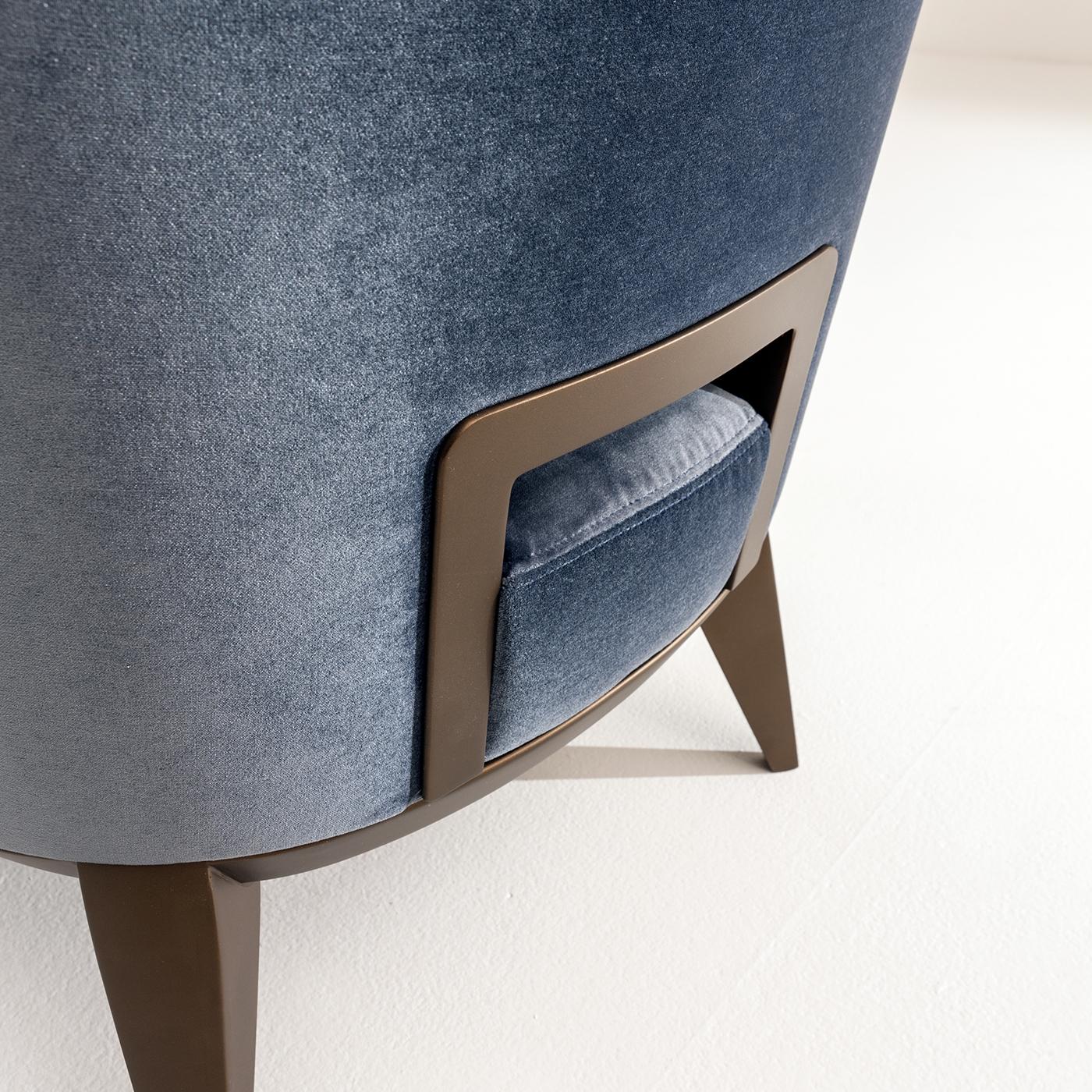 https://a.1stdibscdn.com/margaret-armchair-by-cesare-arosio-for-sale-picture-2/22569652/f_216147421606740467775/MEROCO_124_A20200320_44_tgjsaj_master.jpg
