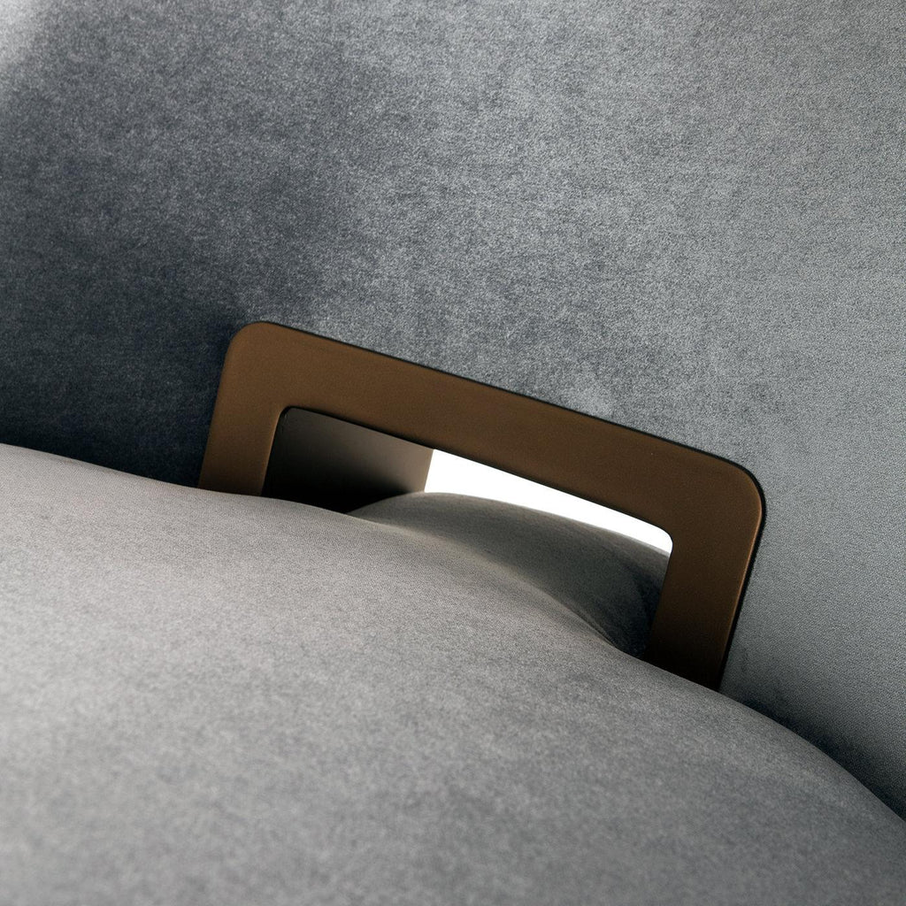 https://a.1stdibscdn.com/margaret-armchair-by-cesare-arosio-for-sale-picture-4/f_17062/f_216147421637145933061/MEROCO_124_C20200320_44_1kgyyb_master.jpg