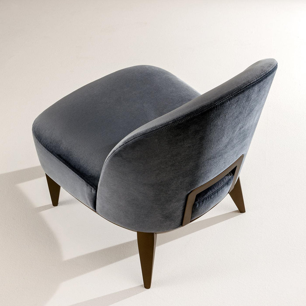 https://a.1stdibscdn.com/margaret-armchair-by-cesare-arosio-for-sale-picture-6/f_17062/f_216147421637145933073/MEROCO_124_E20200320_44_1eotbfi_master.jpg