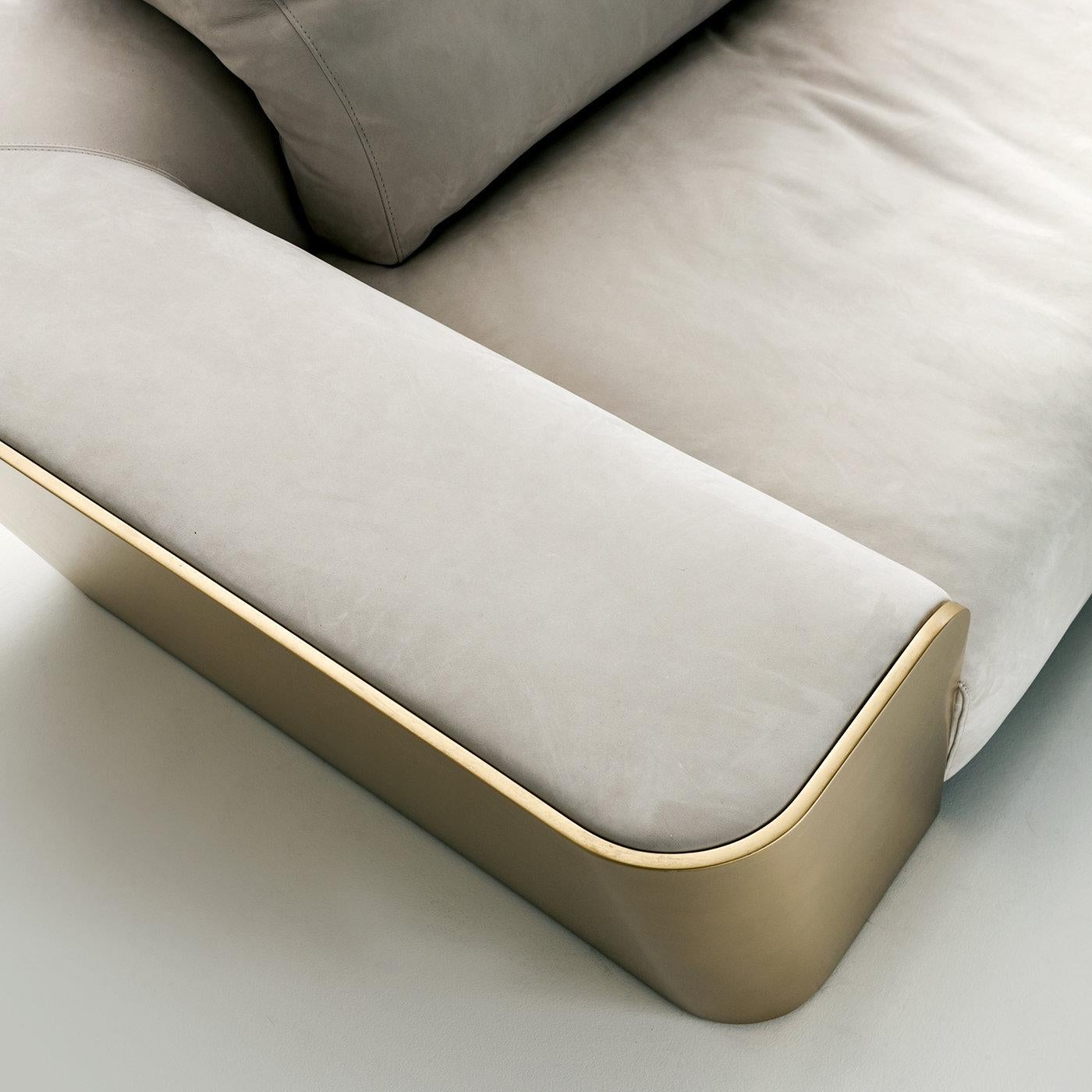 https://a.1stdibscdn.com/metropol-sofa-by-cesare-arosio-for-sale-picture-3/f_17062/f_216141621637148054155/MEROCO_131_C20200320_44_1aji83n_master.jpg