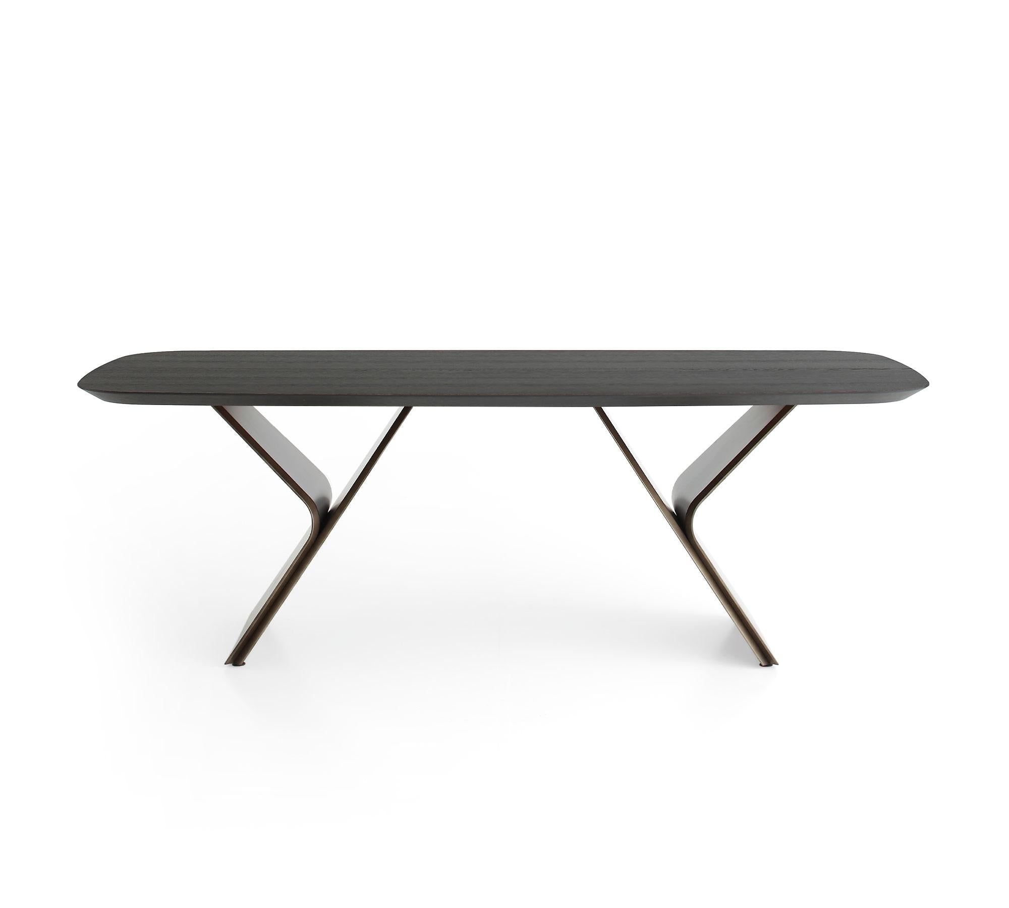 https://a.1stdibscdn.com/metaverso-laguna-oak-dining-table-by-morica-design-for-sale-picture-4/f_12192/f_449152321746634597637/MET_DM_RL_BO_still01_2000x1800_master.jpg