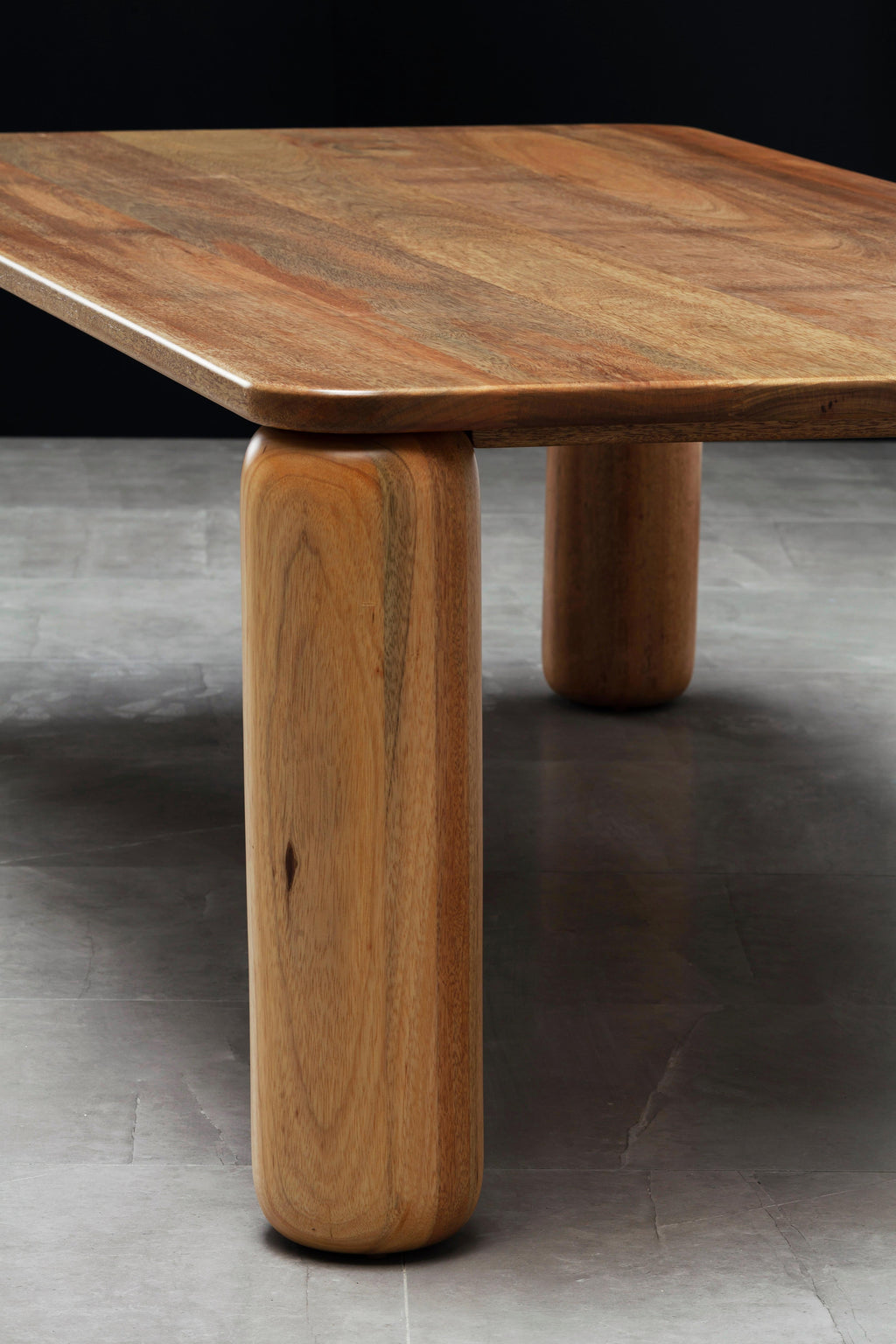 https://a.1stdibscdn.com/well-grounded-dining-table-by-laluz-for-sale-picture-8/f_12192/f_429647721735767152767/_MG_0475_master.JPG