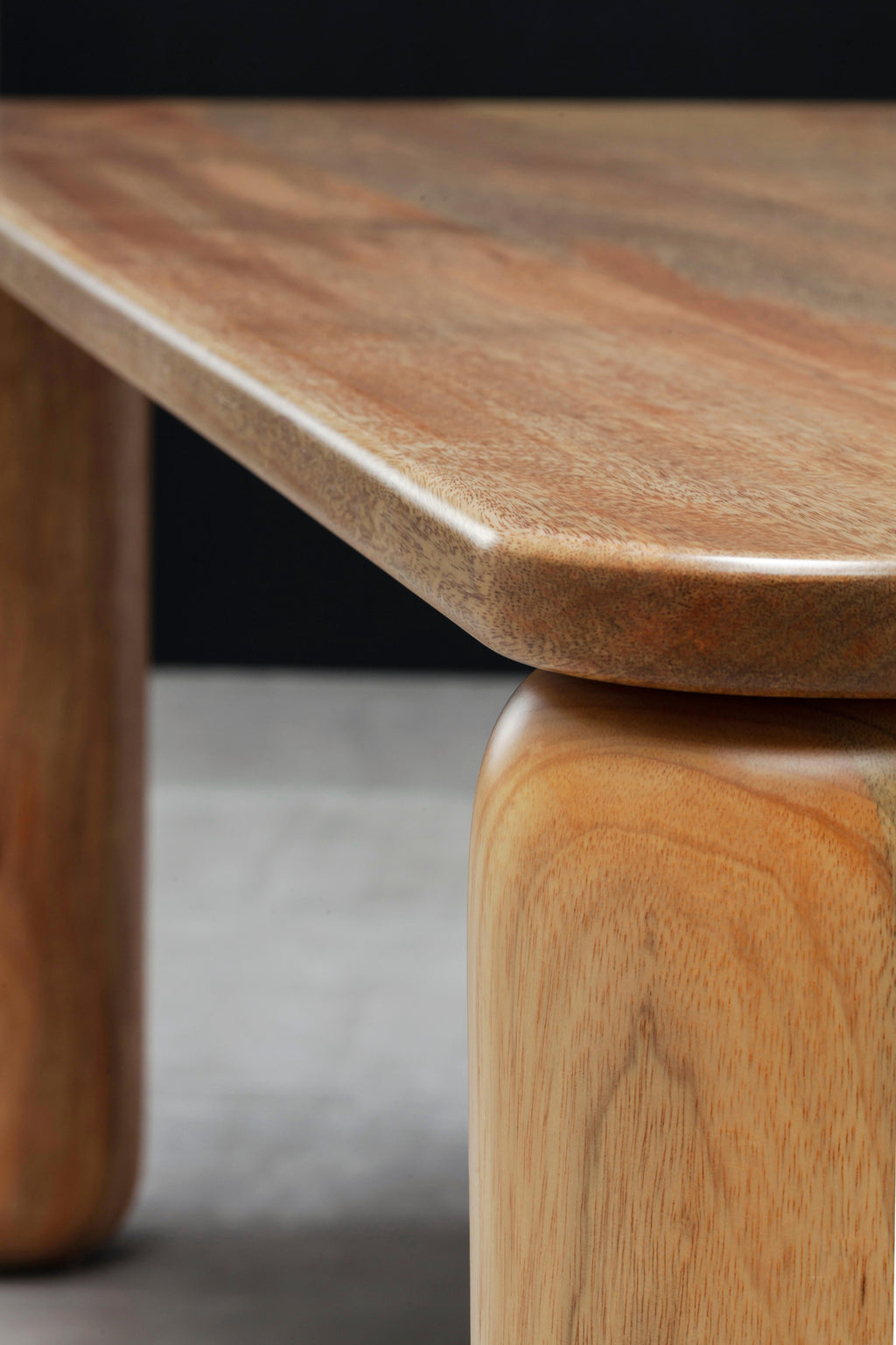 https://a.1stdibscdn.com/well-grounded-dining-table-by-laluz-for-sale-picture-6/f_12192/f_429647721735767149859/_MG_0484_master.JPG