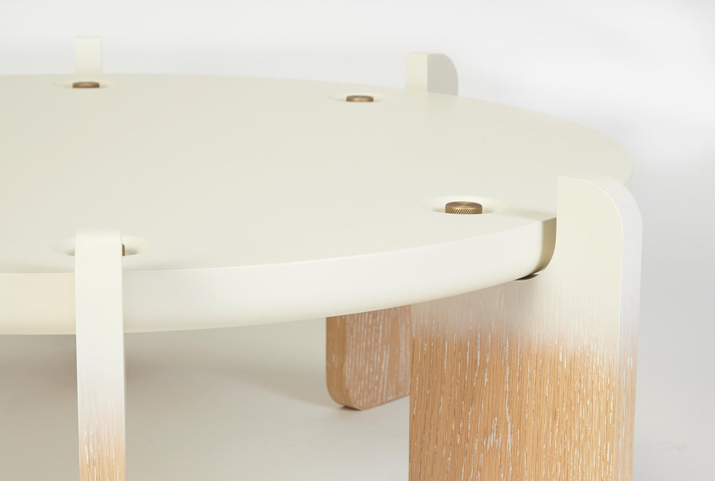 https://a.1stdibscdn.com/contemporary-coffee-table-lacquered-top-natural-limed-oak-for-sale-picture-5/f_27693/f_277897021647298717200/MG_08_master.jpg