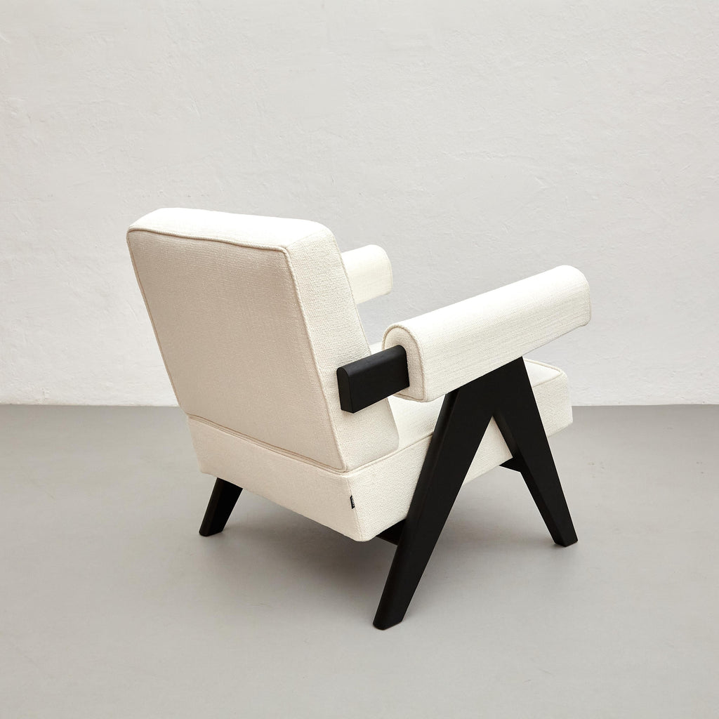 https://a.1stdibscdn.com/pierre-jeanneret-053-capitol-complex-armchair-by-cassina-for-sale-picture-8/f_14272/f_334594521679653138061/_MG_1349_master.jpg