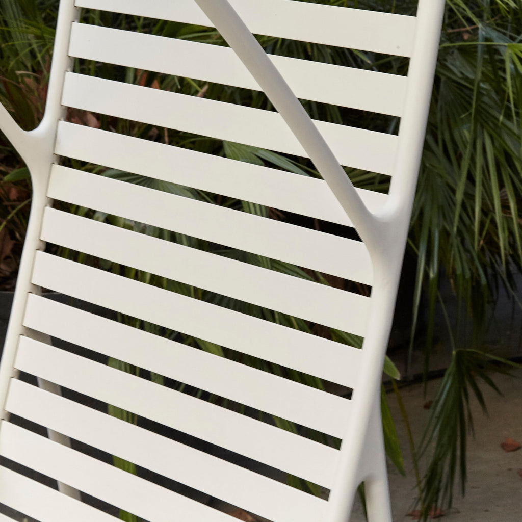 https://a.1stdibscdn.com/jaime-hayon-contemporary-white-gardenias-outdoor-armchair-with-pergola-for-sale-picture-10/f_14272/f_312315821667990946762/_MG_1368_master.jpg