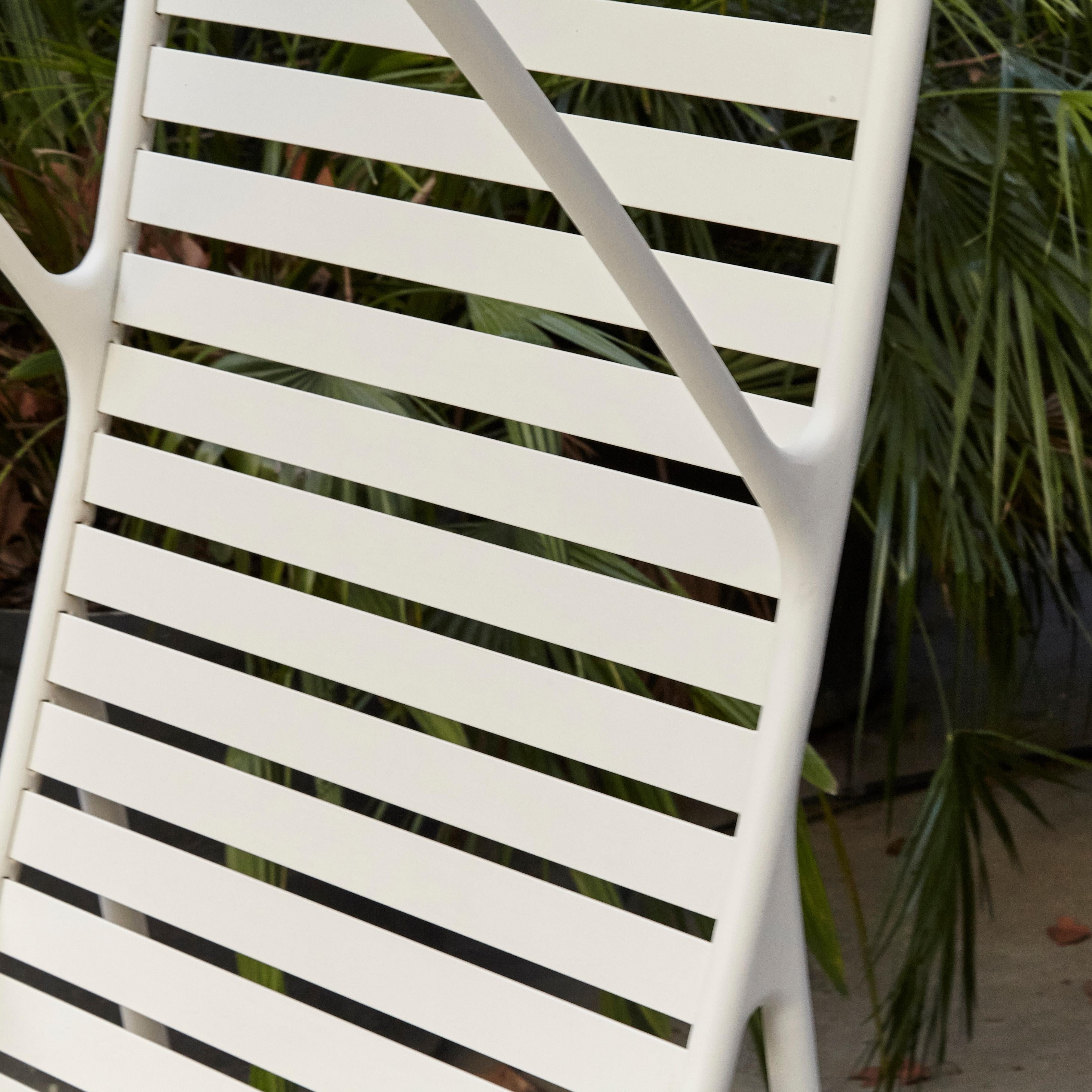 https://a.1stdibscdn.com/jaime-hayon-contemporary-white-gardenias-outdoor-armchair-with-pergola-for-sale-picture-10/f_14272/f_312315821667990946762/_MG_1368_master.jpg
