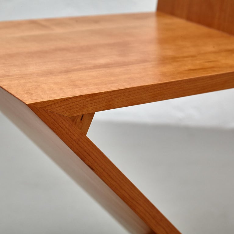 https://a.1stdibscdn.com/gerrit-thomas-rietveld-zig-zag-chair-by-cassina-for-sale-picture-9/f_14272/f_343535321684487659946/_MG_2340_1_master.jpg?width=768
