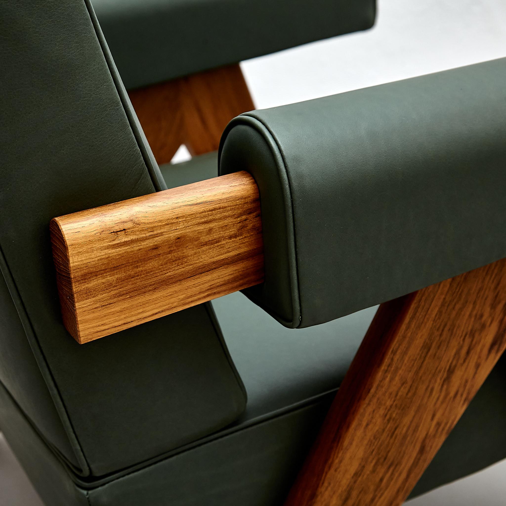 https://a.1stdibscdn.com/set-of-two-pierre-jeanneret-teak-wood-green-leather-armchair-by-cassina-for-sale-picture-14/f_14272/f_380176921705676210734/_MG_2359_master.jpg