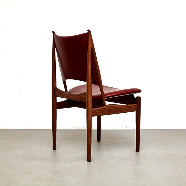 https://a.1stdibscdn.com/set-of-10-finn-juhl-egyptian-chair-in-walnut-wood-and-dark-red-leather-for-sale-picture-15/f_14272/f_469773821760011923414/_MG_2779_master_master.jpg?width=768
