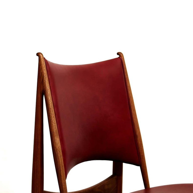 https://a.1stdibscdn.com/set-of-10-finn-juhl-egyptian-chair-in-walnut-wood-and-dark-red-leather-for-sale-picture-13/f_14272/f_469773821760011923388/_MG_2781_master_master.jpg?width=768