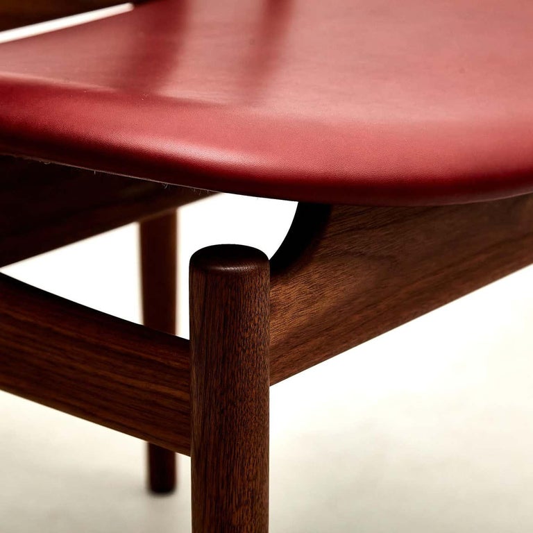 https://a.1stdibscdn.com/set-of-10-finn-juhl-egyptian-chair-in-walnut-wood-and-dark-red-leather-for-sale-picture-10/f_14272/f_469773821760011923748/_MG_2784_master_master.jpg?width=768
