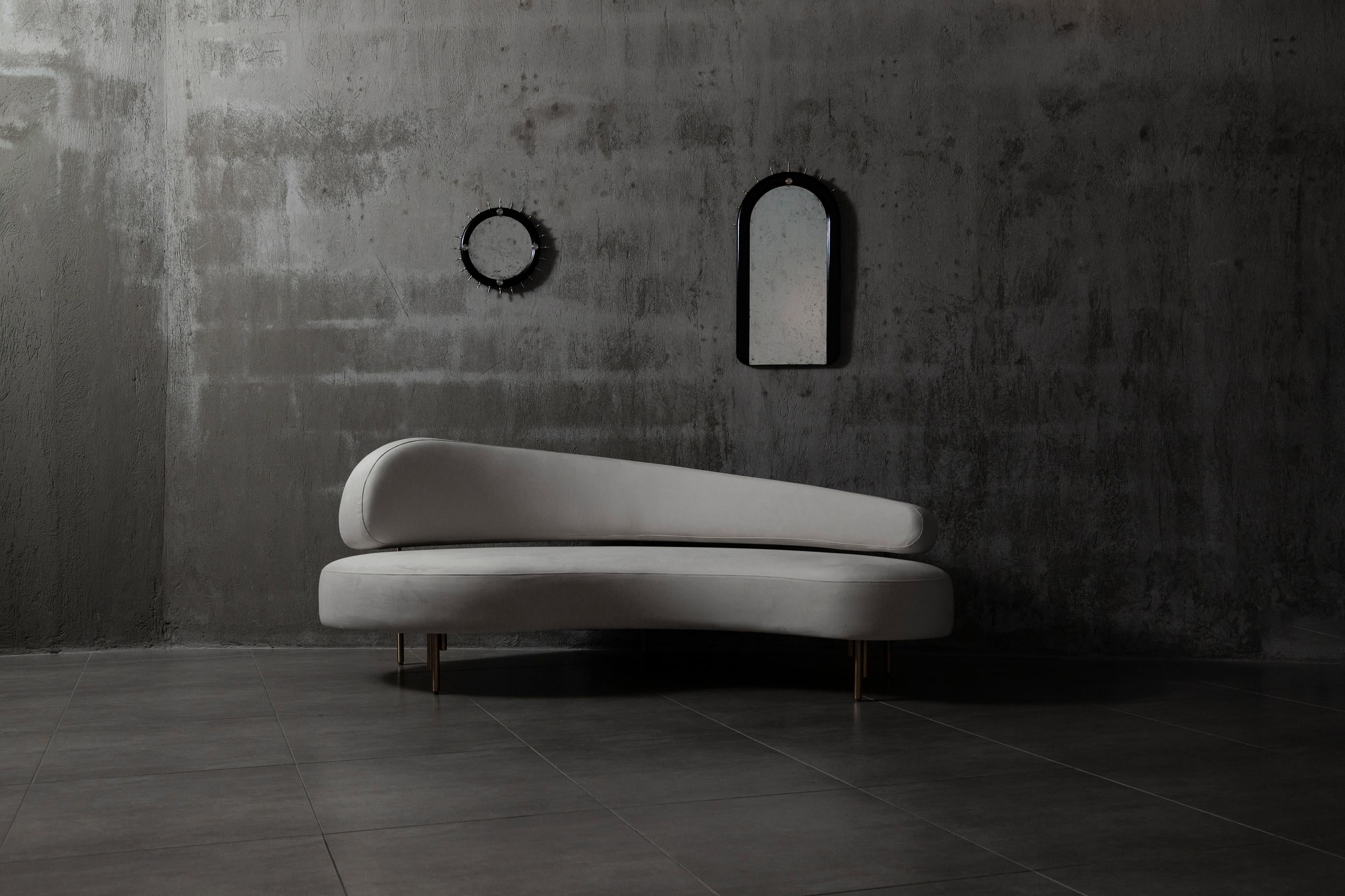 https://a.1stdibscdn.com/asu01-velvet-upholstered-3-seater-sofa-in-ivory-with-bronze-legs-by-andean-for-sale-picture-13/f_87092/f_359131121693276990453/_MG_5688ANDEANARTSY_master.jpg
