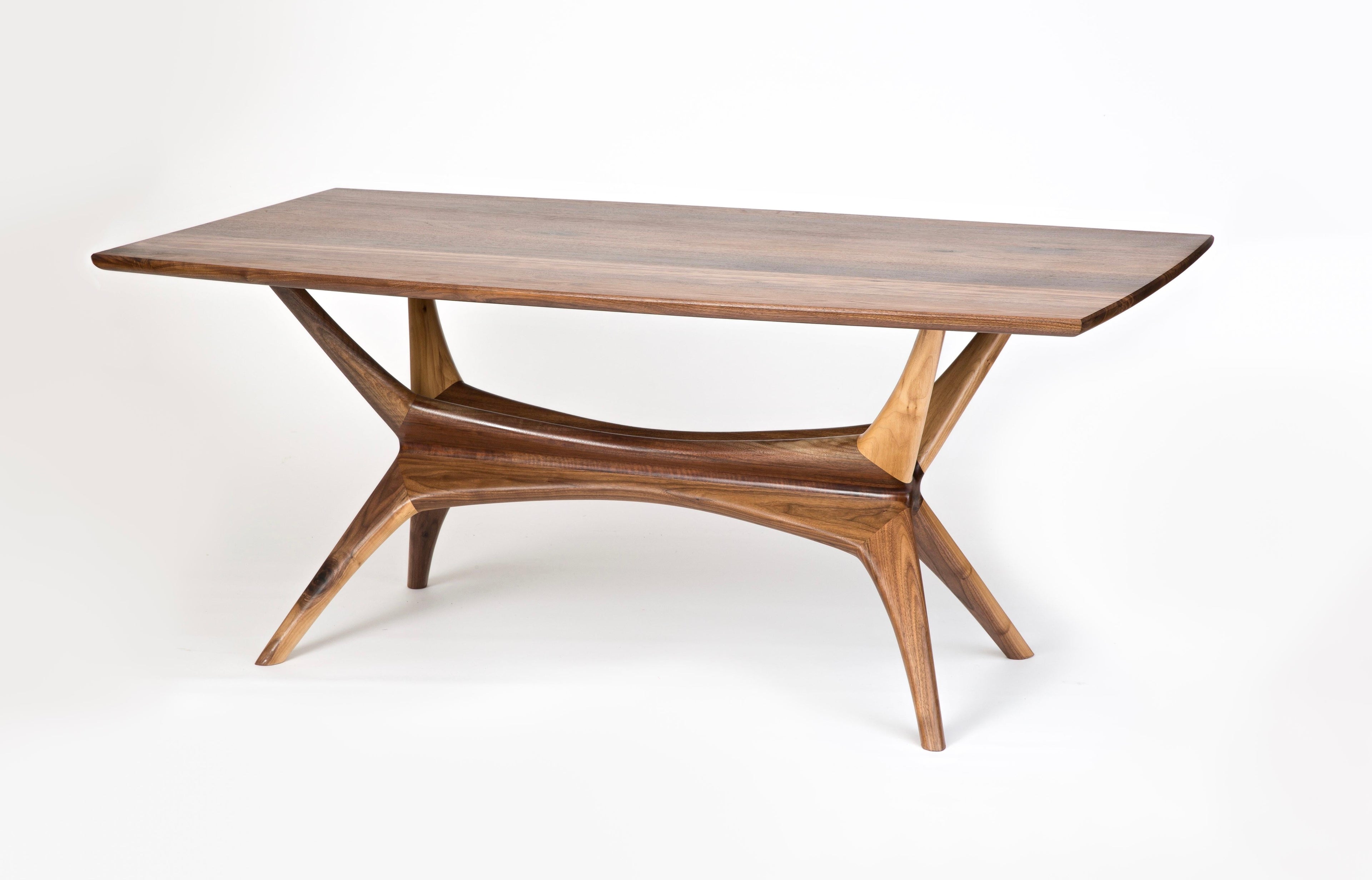 https://a.1stdibscdn.com/mid-century-modern-walnut-dining-table-for-sale-picture-5/f_86092/f_391216021712169520968/_MG_7535_Edit_master.jpg