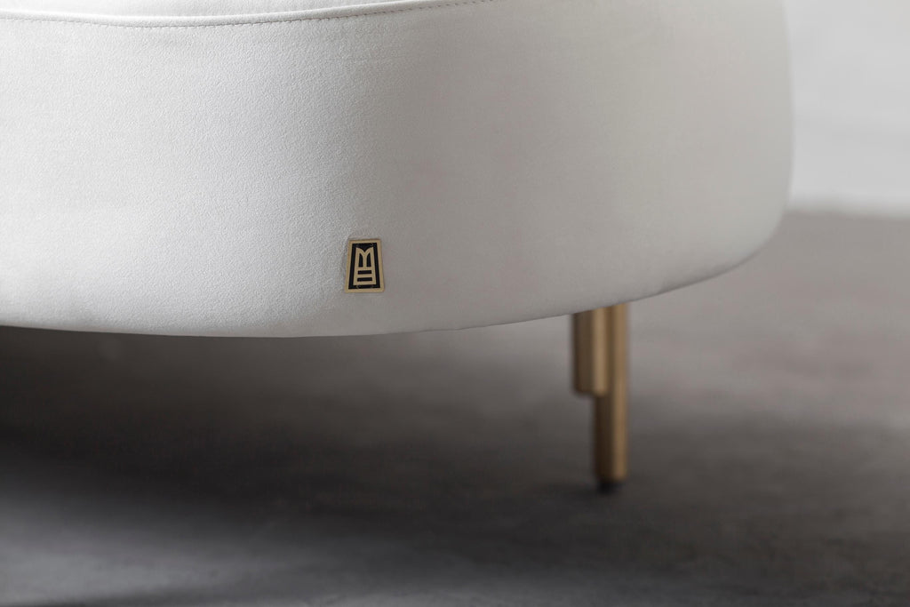 https://a.1stdibscdn.com/asu01-velvet-upholstered-3-seater-sofa-in-ivory-with-bronze-legs-by-andean-for-sale-picture-11/f_87092/f_359131121693276772314/_MG_8337_master.jpg
