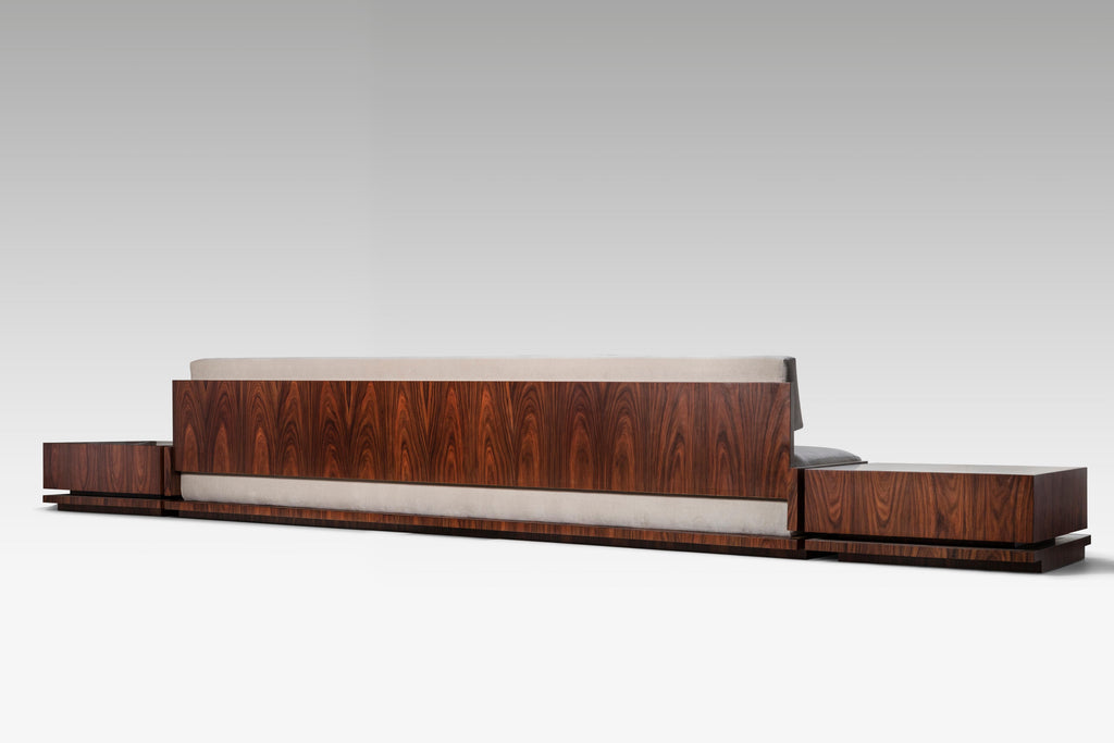https://a.1stdibscdn.com/square-sofa-by-juliana-lima-vasconcellos-with-side-tables-for-sale-picture-6/f_39861/f_185239321585603207810/_MG_8974_Edit_master.jpg