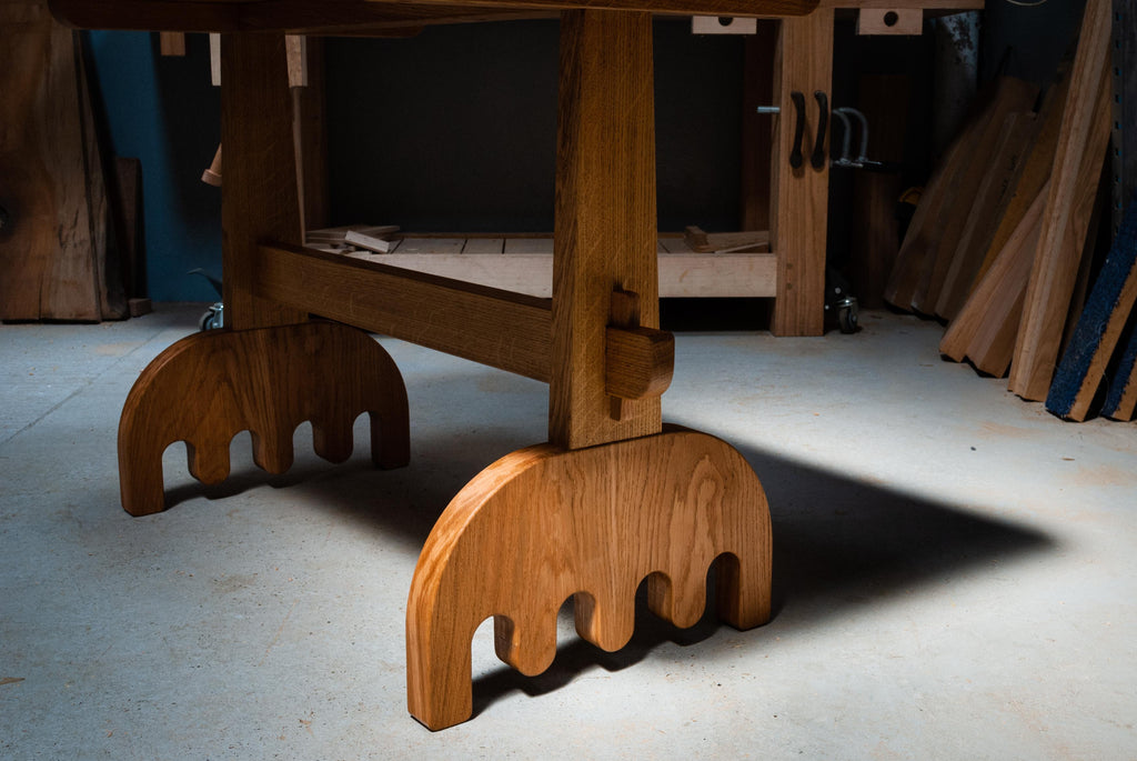 https://a.1stdibscdn.com/refectory-table-solid-oak-with-pink-formica-top-and-wiggly-feet-handmade-for-sale-picture-8/f_81202/f_346646421686221908851/MM_TABLE_10_master.jpg