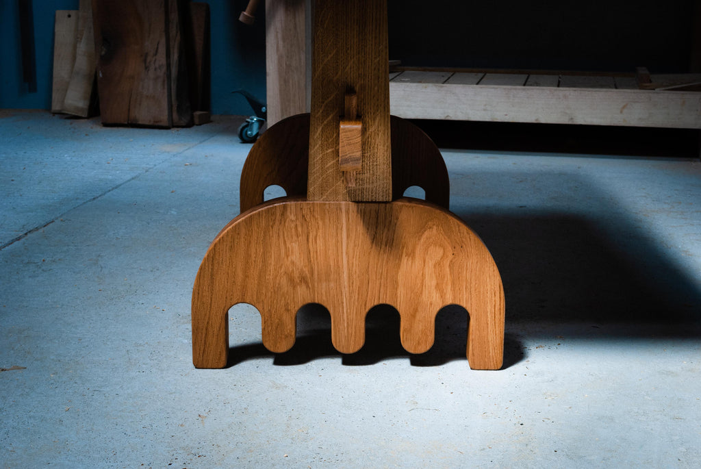 https://a.1stdibscdn.com/refectory-table-solid-oak-with-pink-formica-top-and-wiggly-feet-handmade-for-sale-picture-10/f_81202/f_346646421686221929033/MM_TABLE_16_master.jpg
