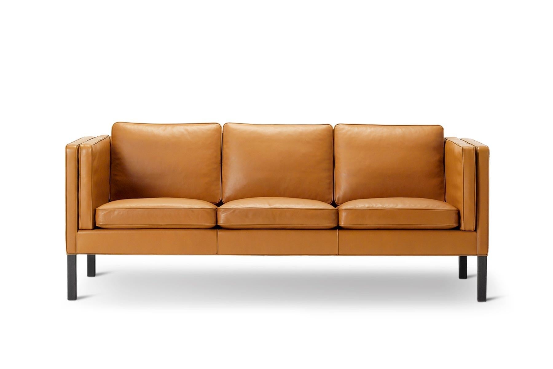 https://a.1stdibscdn.com/mogensen-2333-sofa-for-sale-picture-3/f_13532/f_232755021617781766197/MOGENSEN_2333_SOFA_1_master.jpg