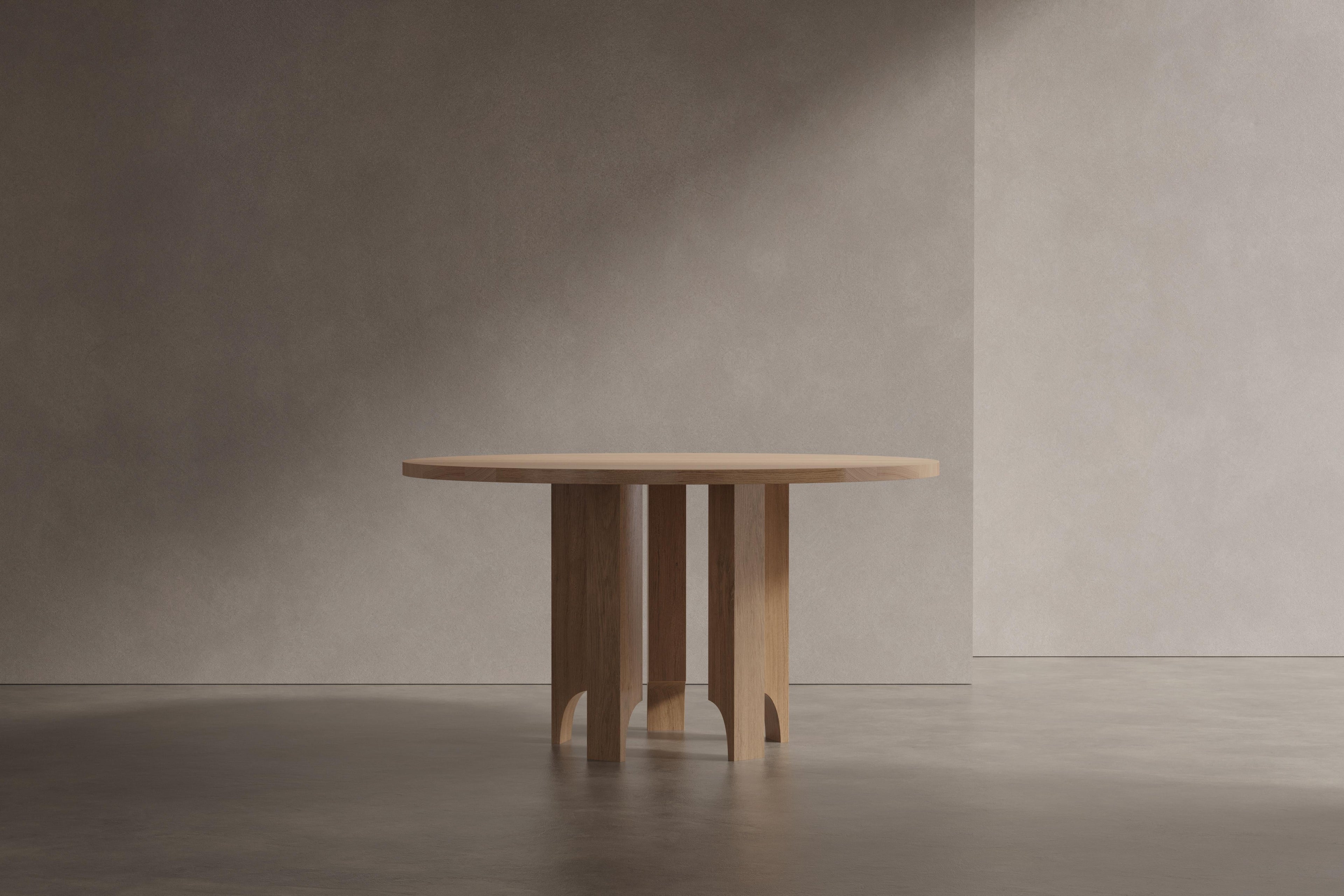 https://a.1stdibscdn.com/round-table-in-solid-natural-light-oak-acer-by-mokko-for-sale-picture-2/f_89302/f_465271921756983347526/MOK_06_Acer_01_Eiken_master.jpg