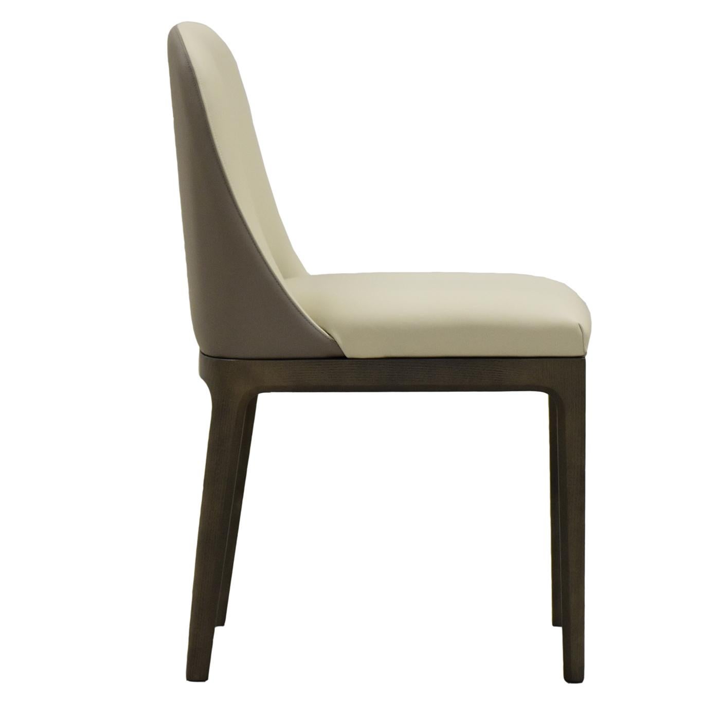 https://a.1stdibscdn.com/bellagio-chair-by-libero-rutilo-for-sale-picture-3/f_17062/f_168909211573825447253/MOREVR_060_B20190813_7_11s08n5_master.jpg