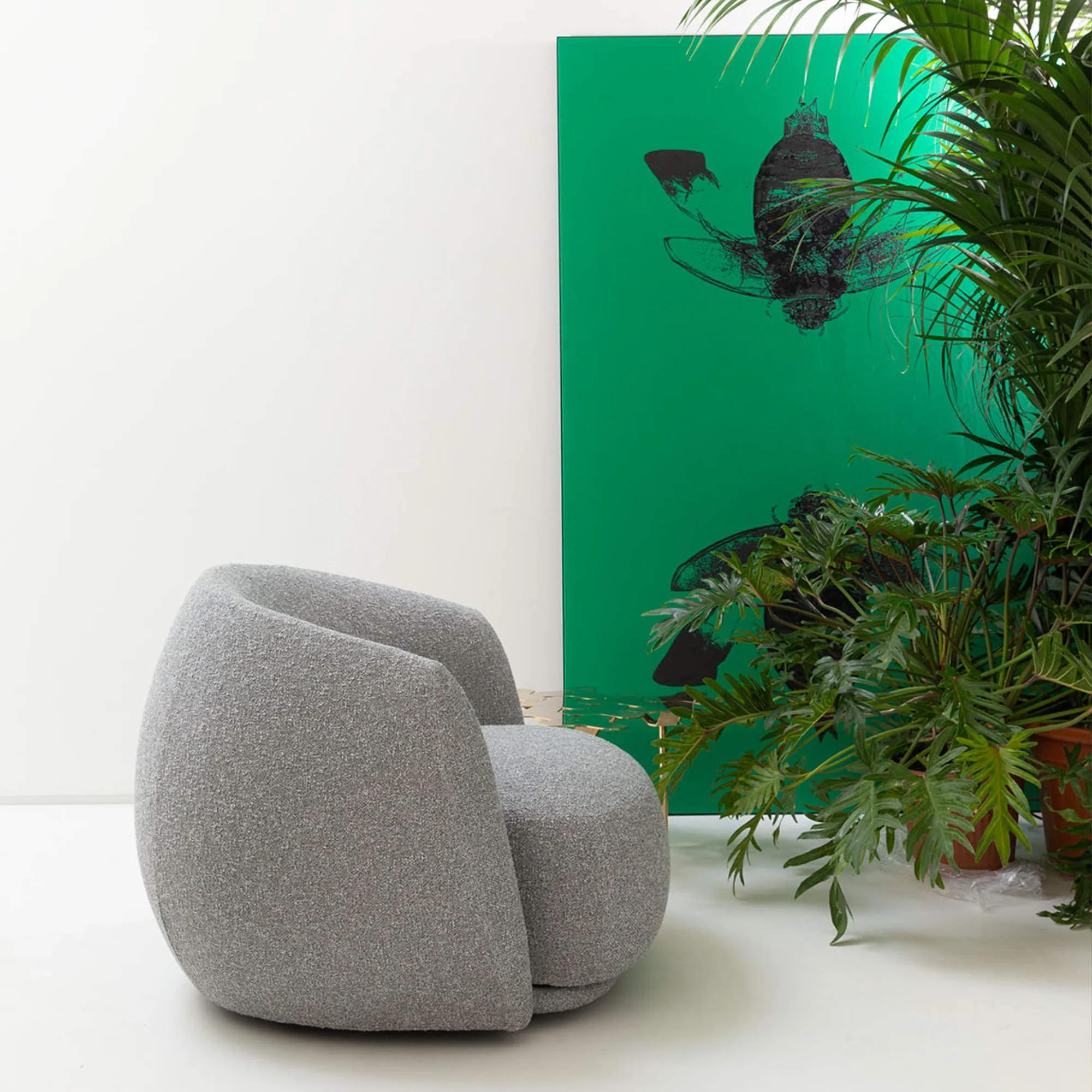 https://a.1stdibscdn.com/moroso-pacific-armchair-in-white-sand-by-patricia-urquiola-for-sale-picture-6/f_16392/f_466954021758120886756/MOROSO_LS_PacificArmchair_Lif2_master.jpg