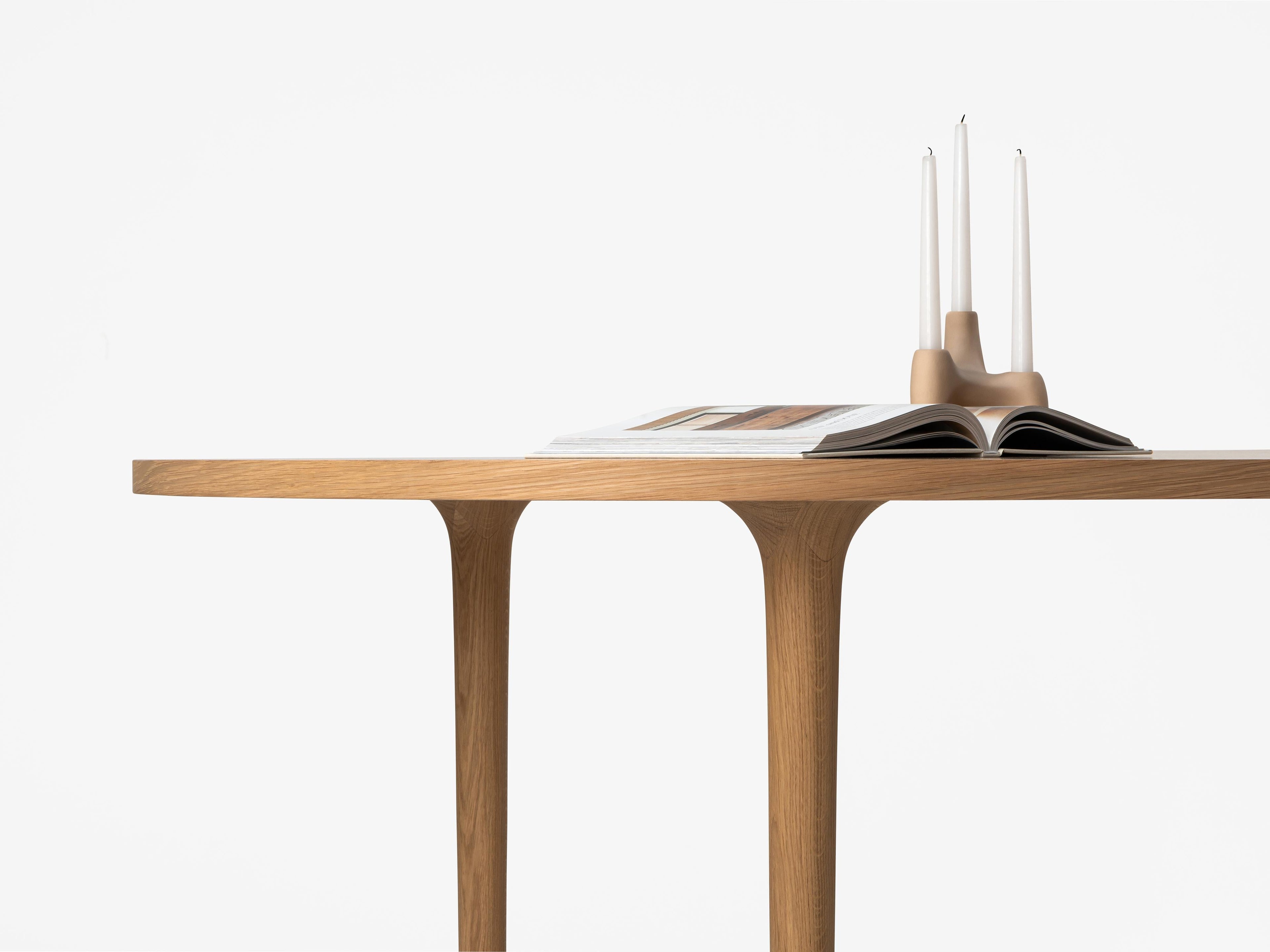 https://a.1stdibscdn.com/minimalist-modern-table-in-oak-wood-oval-for-sale-picture-10/f_60192/f_266400721737041734647/MOR_404_4x3_4000_master.jpg