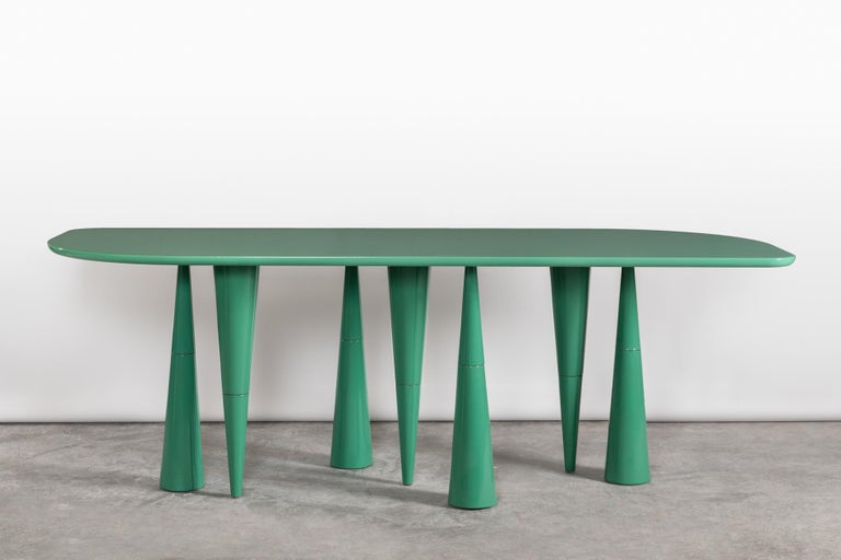 https://a.1stdibscdn.com/silvette-limited-edition-dining-table-by-moure-studio-for-sale-picture-2/f_12192/f_329895721677366290170/MOURE_STUDIO_COLLECTION_001_SILVIA_039_Alexandra_de_Cossette_WEB_master.jpg?width=768