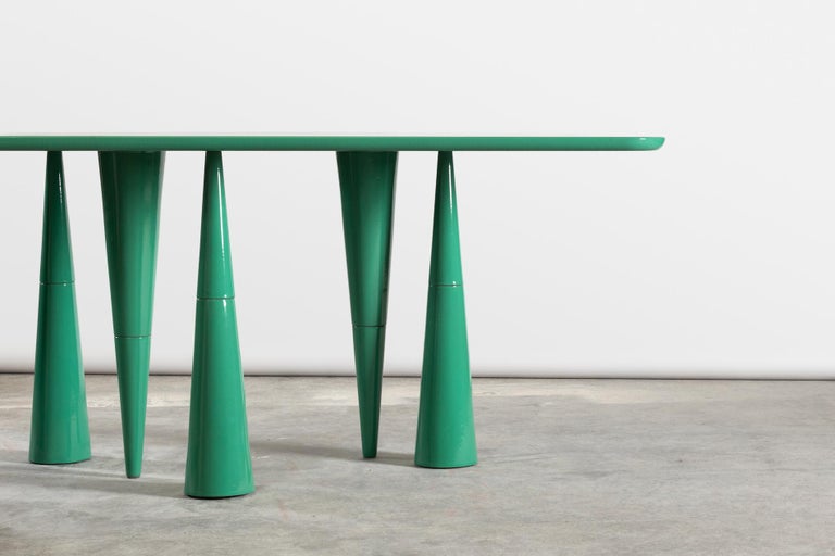 https://a.1stdibscdn.com/silvette-limited-edition-dining-table-by-moure-studio-for-sale-picture-11/f_12192/f_329895721677366296076/MOURE_STUDIO_COLLECTION_001_SILVIA_071_Alexandra_de_Cossette_WEB_master.jpg?width=768