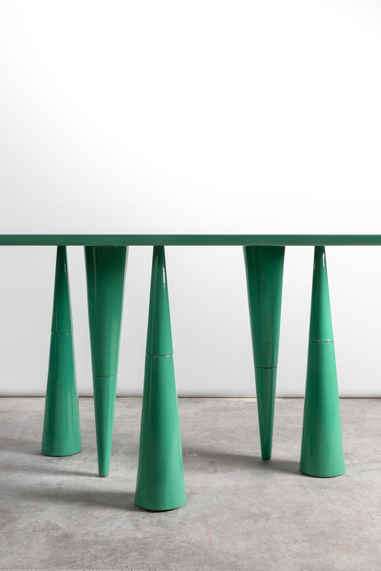 https://a.1stdibscdn.com/silvette-limited-edition-dining-table-by-moure-studio-for-sale-picture-10/f_12192/f_329895721677366295476/MOURE_STUDIO_COLLECTION_001_SILVIA_096_Alexandra_de_Cossette_WEB_master.jpg?width=768