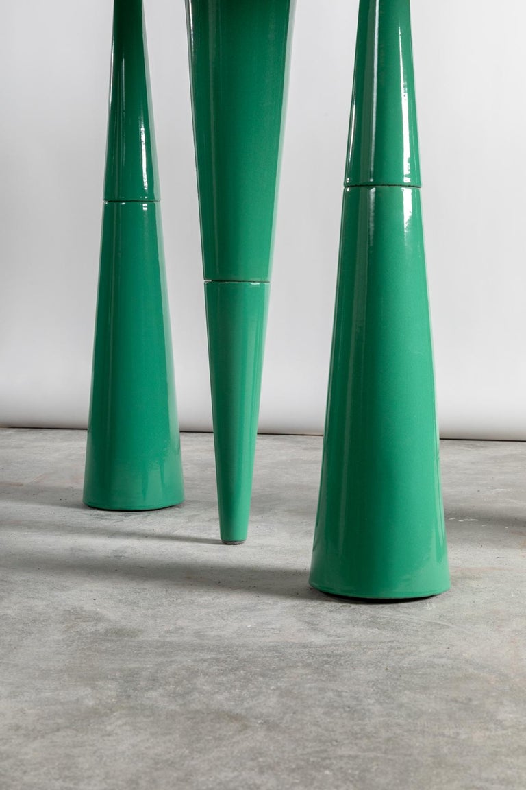 https://a.1stdibscdn.com/silvette-limited-edition-dining-table-by-moure-studio-for-sale-picture-13/f_12192/f_329895721677366297293/MOURE_STUDIO_COLLECTION_001_SILVIA_100_Alexandra_de_Cossette_WEB_master.jpg?width=768