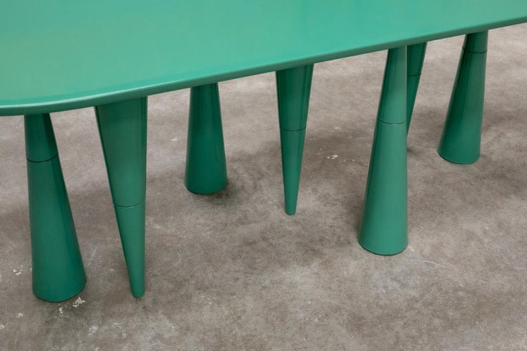 https://a.1stdibscdn.com/silvette-limited-edition-dining-table-by-moure-studio-for-sale-picture-9/f_12192/f_329895721677366294780/MOURE_STUDIO_COLLECTION_001_SILVIA_371_Alexandra_de_Cossette_WEB_master.jpg?width=768