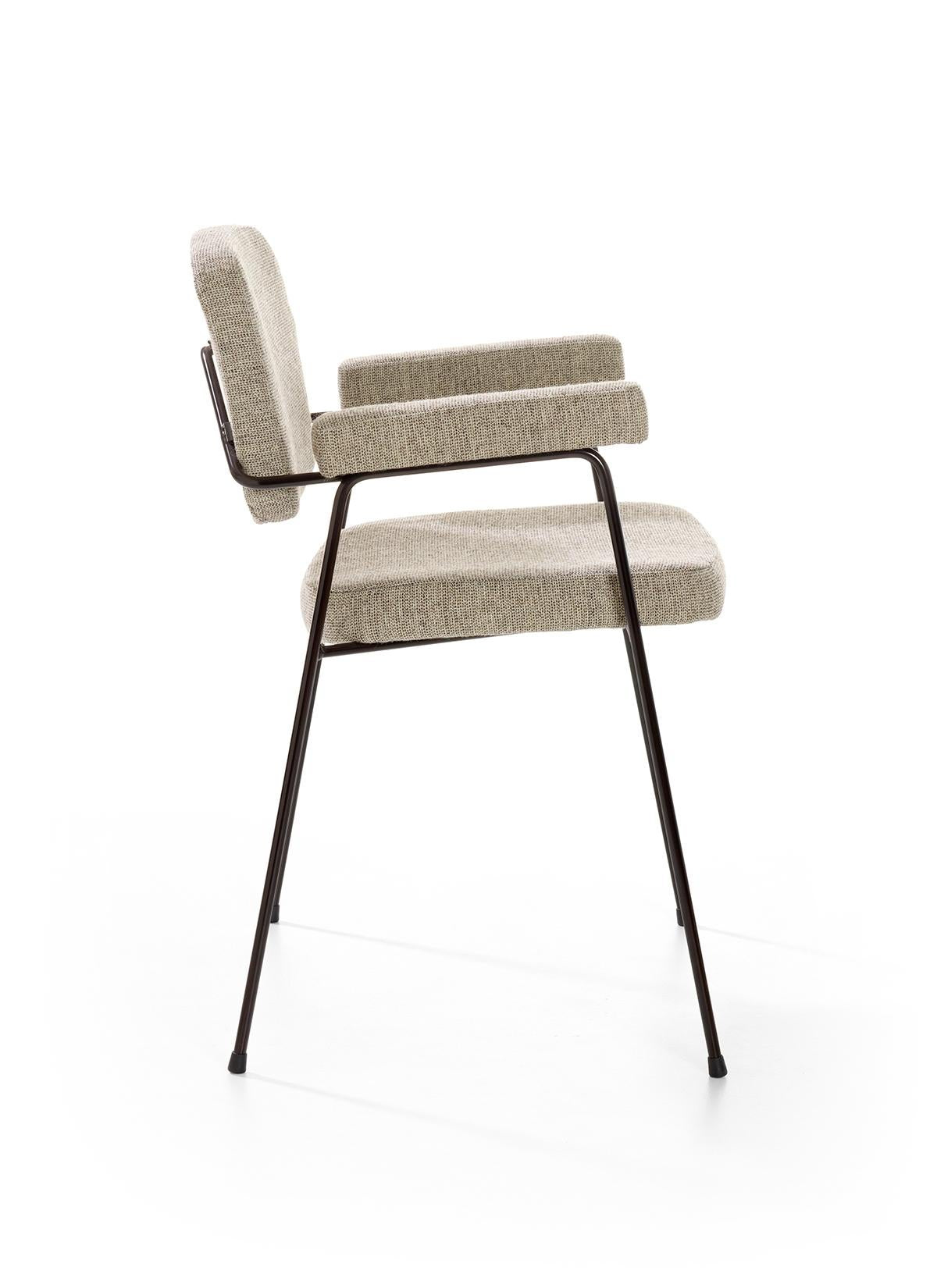https://a.1stdibscdn.com/artifort-moulin-chair-designed-by-pierre-paulin-for-sale-picture-3/f_44642/f_259027721635524511978/MOU_P00_07L_master.jpg
