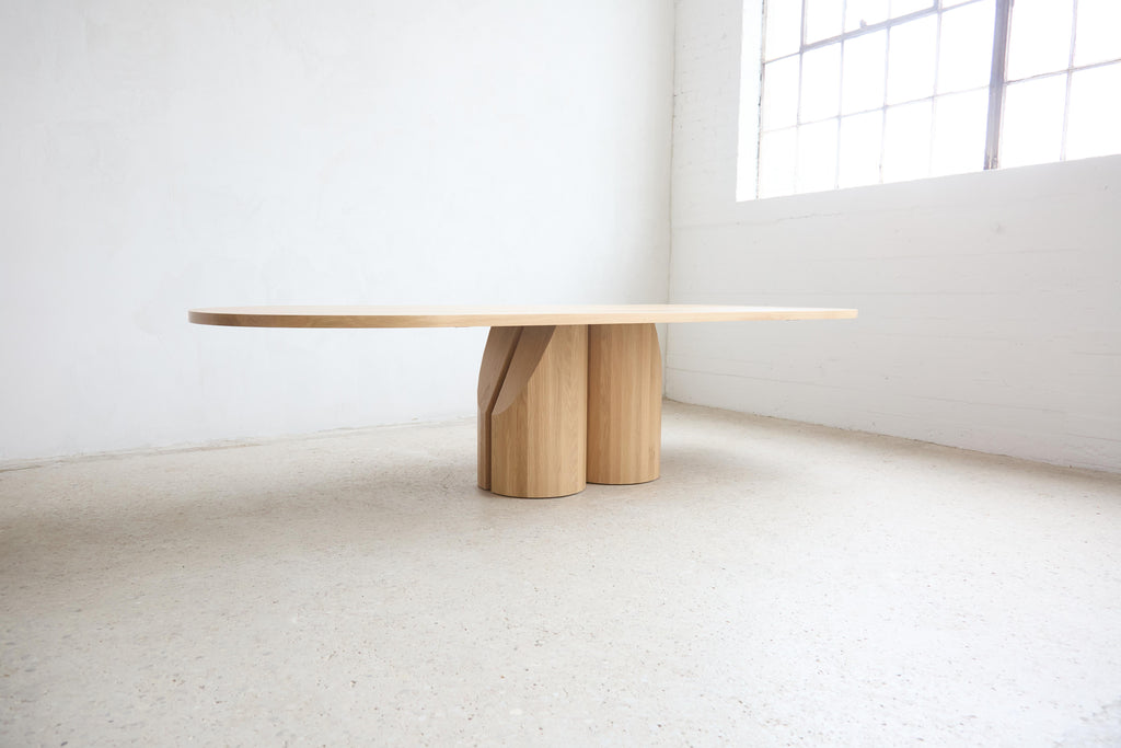 https://a.1stdibscdn.com/handcrafted-solid-white-oak-barrow-dining-table-120l-by-mary-ratcliffe-studio-for-sale-picture-3/f_77712/f_410736721723661240928/MRS_102_master.jpg