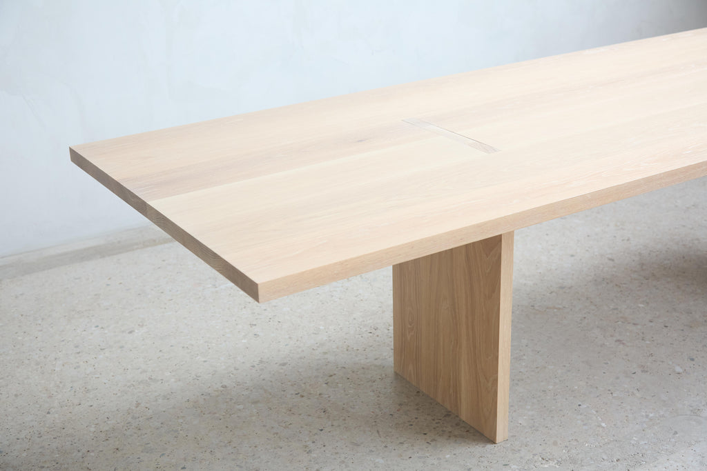 https://a.1stdibscdn.com/handcrafted-solid-white-oak-himes-dining-table-84l-by-mary-ratcliffe-studio-for-sale-picture-5/f_77712/f_410736921723661171904/MRS_27_master.jpg