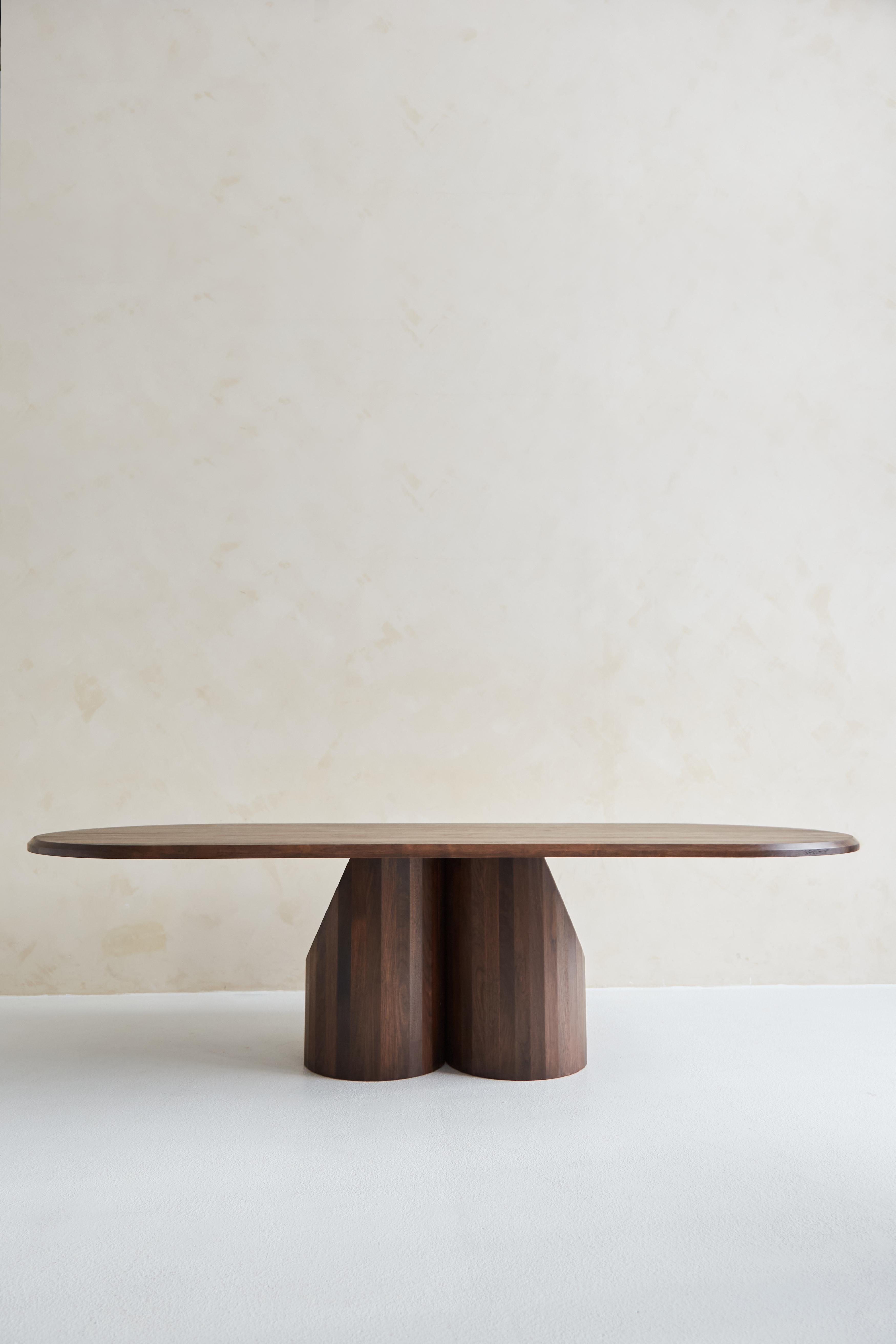 https://a.1stdibscdn.com/handcrafted-solid-walnut-barrow-dining-table-96l-by-mary-ratcliffe-studio-for-sale-picture-2/f_77712/f_382152921706823096159/MRS_WalnutBarrow_Vertical_1_master.jpg