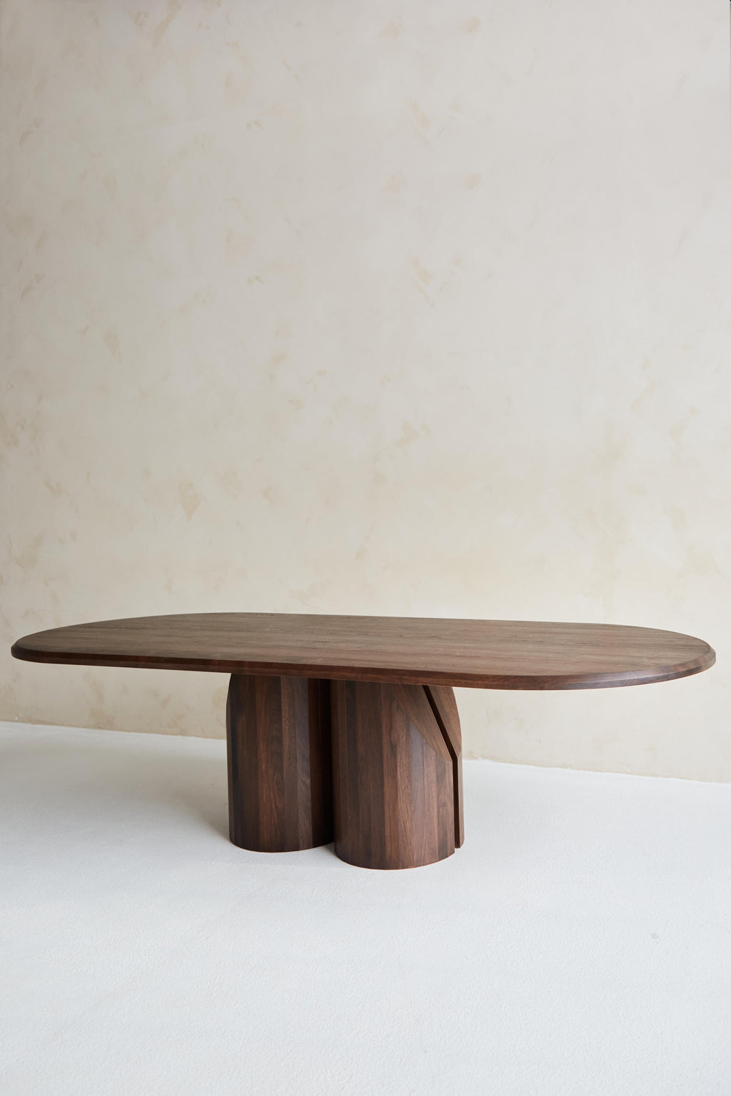 https://a.1stdibscdn.com/handcrafted-solid-walnut-barrow-dining-table-96l-by-mary-ratcliffe-studio-for-sale-picture-3/f_77712/f_382152921706823096807/MRS_WalnutBarrow_Vertical_2_master.jpg