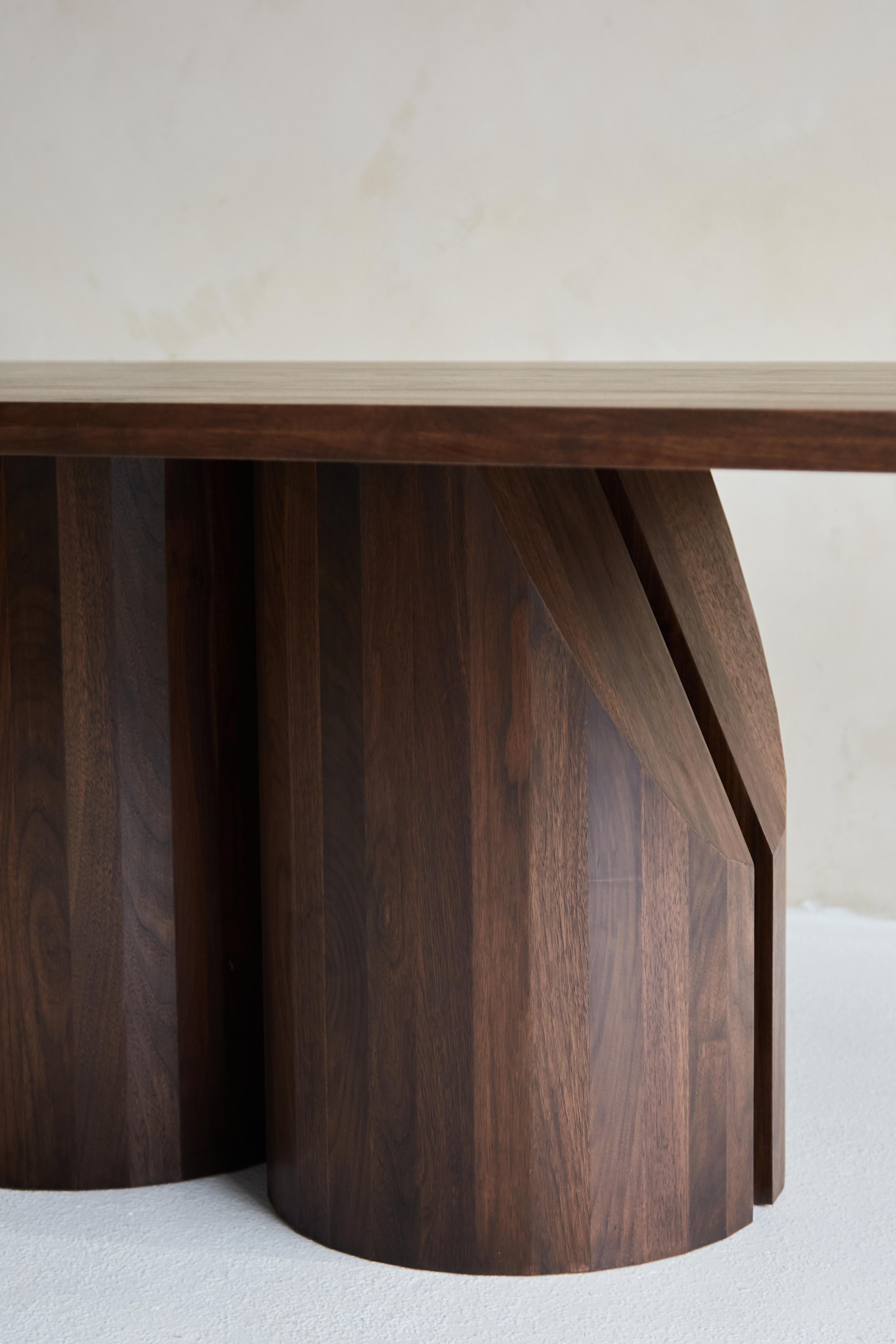 https://a.1stdibscdn.com/handcrafted-solid-walnut-barrow-dining-table-96l-by-mary-ratcliffe-studio-for-sale-picture-4/f_77712/f_382152921706823097428/MRS_WalnutBarrow_Vertical_3_master.jpg