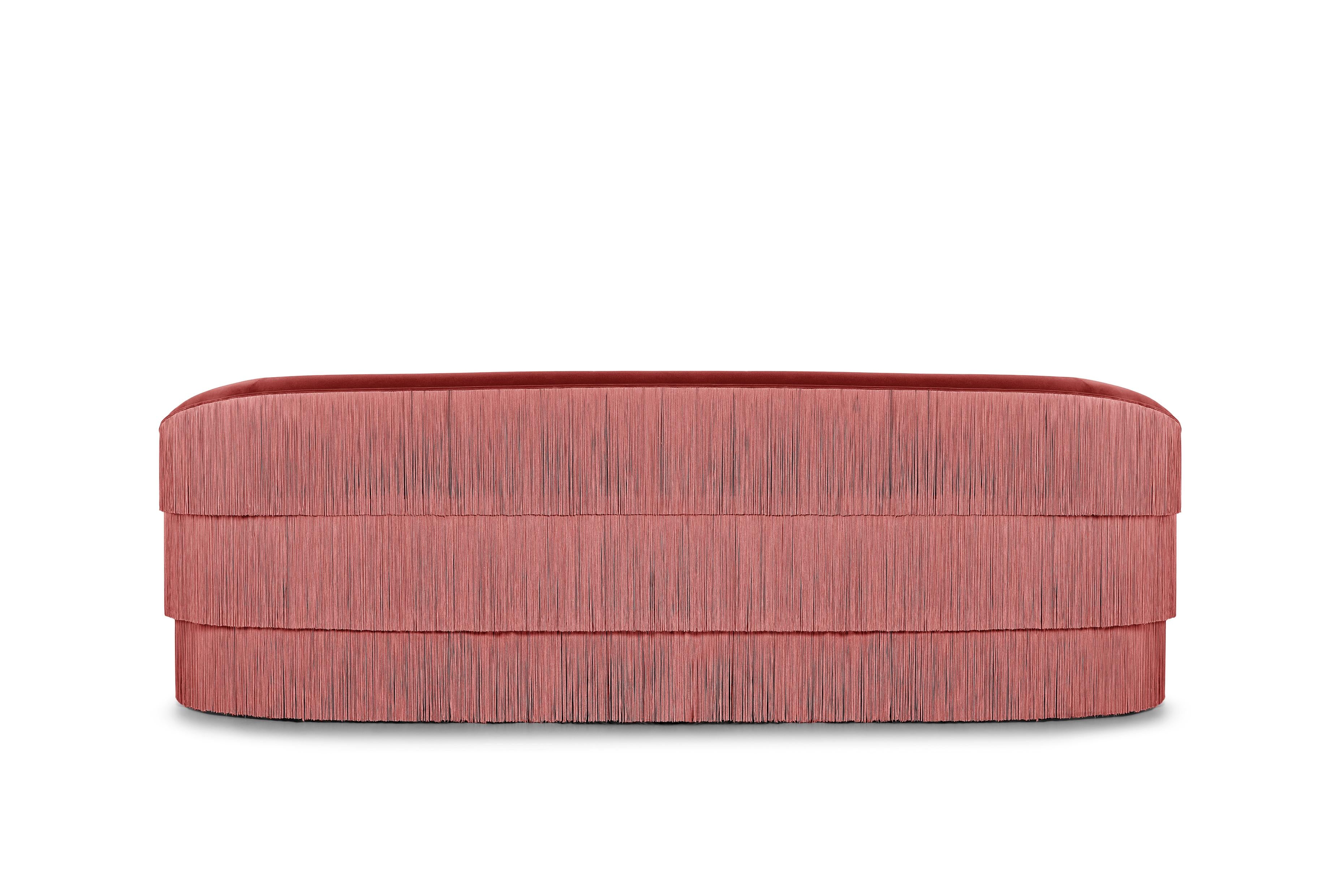 https://a.1stdibscdn.com/fringes-280-sofa-by-munna-for-sale-picture-5/f_12192/f_436012521739379566530/MUNNA_Fringes_Sofa_11__master.jpg