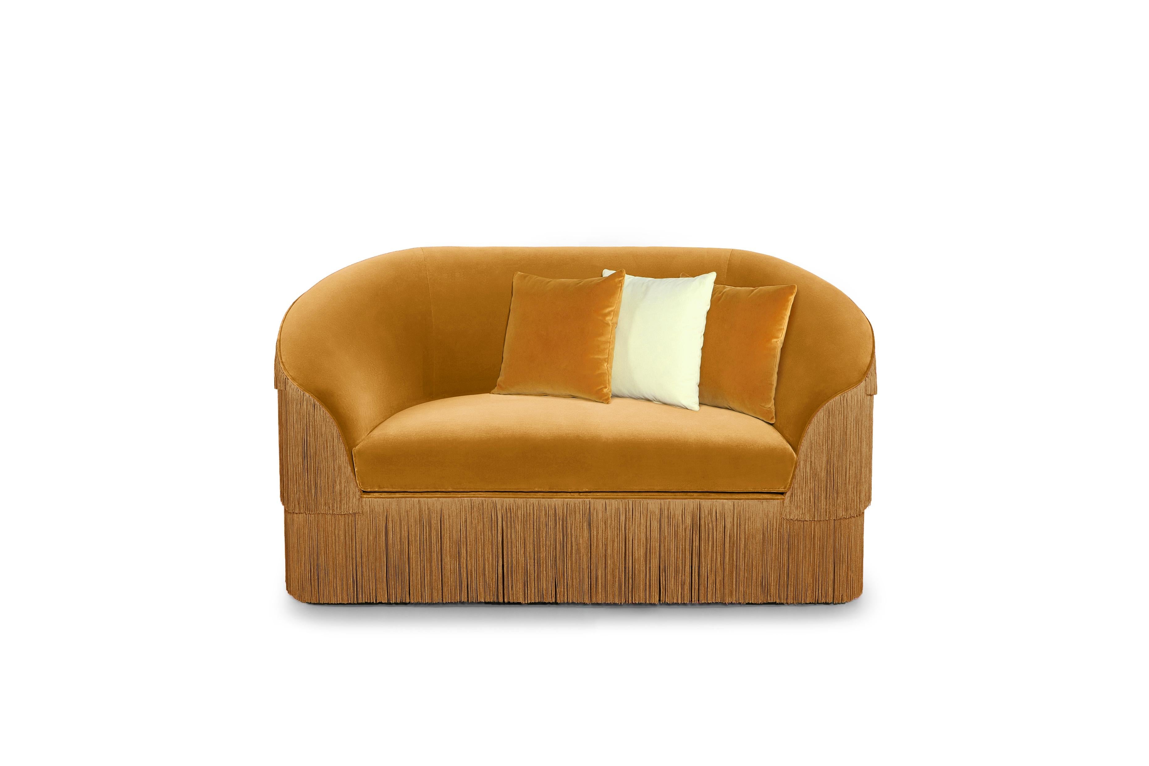 https://a.1stdibscdn.com/fringes-2-seat-sofa-by-munna-for-sale-picture-4/f_12192/f_436304221739546917240/MUNNA_Fringes_TwoSeta_Sofa_10__master.jpg