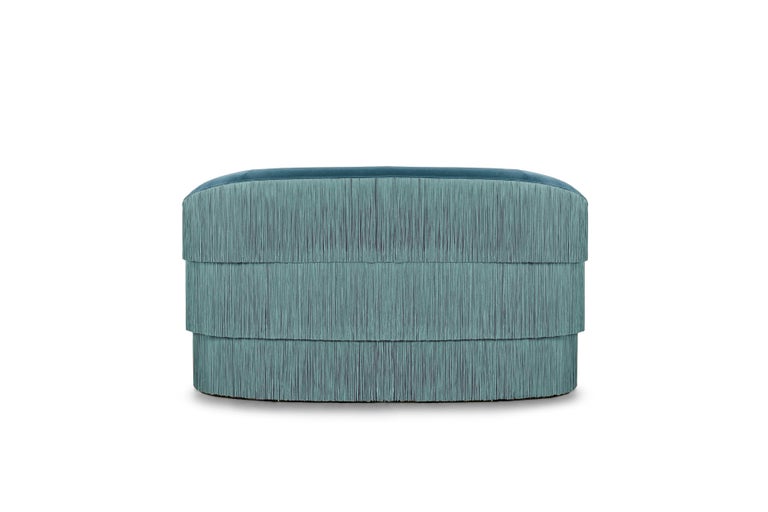https://a.1stdibscdn.com/fringes-2-seat-sofa-by-munna-for-sale-picture-4/f_12192/f_436304321739546952195/MUNNA_Fringes_TwoSeta_Sofa_18__master.jpg?width=768