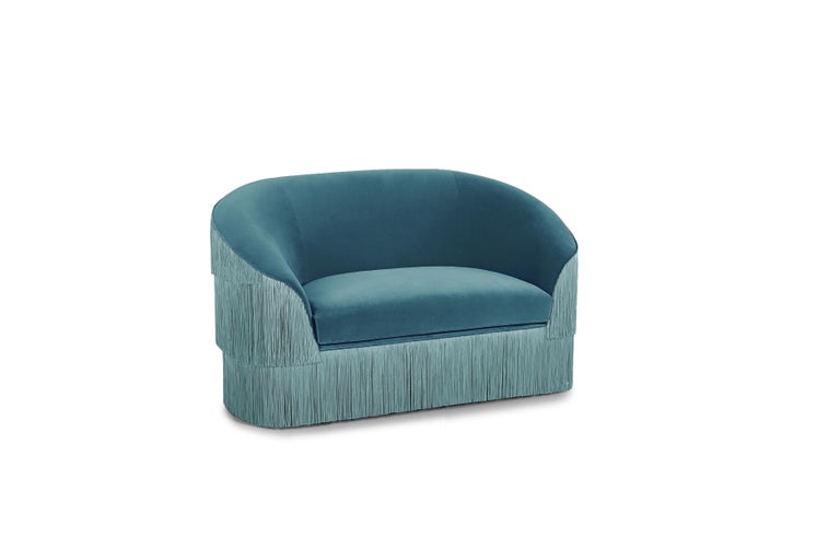 https://a.1stdibscdn.com/fringes-2-seat-sofa-by-munna-for-sale-picture-5/f_12192/f_436304321739546951911/MUNNA_Fringes_TwoSeta_Sofa_19__master.jpg?width=768