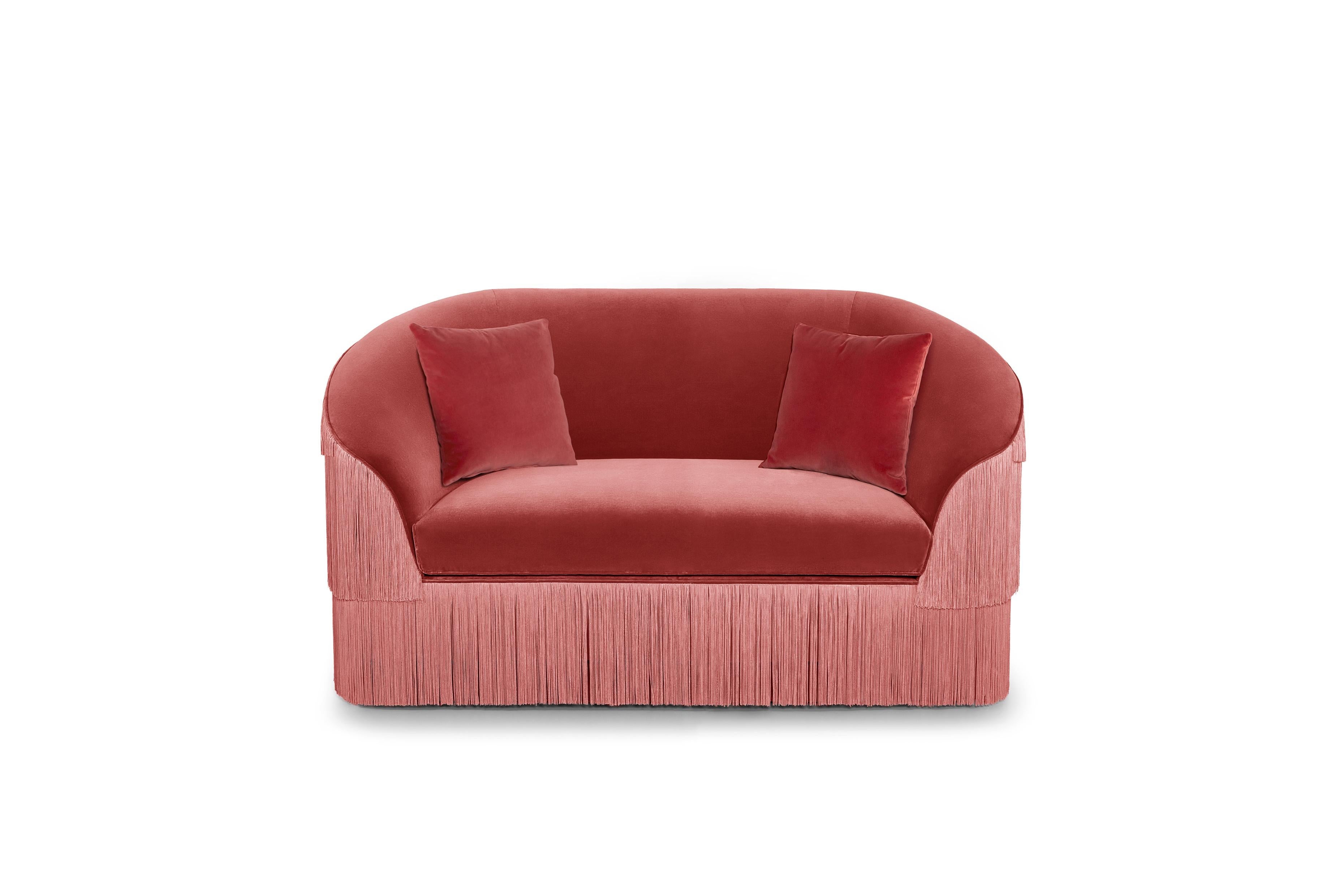 https://a.1stdibscdn.com/fringes-2-seat-sofa-by-munna-for-sale-picture-4/f_12192/f_436302821739546753750/MUNNA_Fringes_TwoSeta_Sofa_3__master.jpg