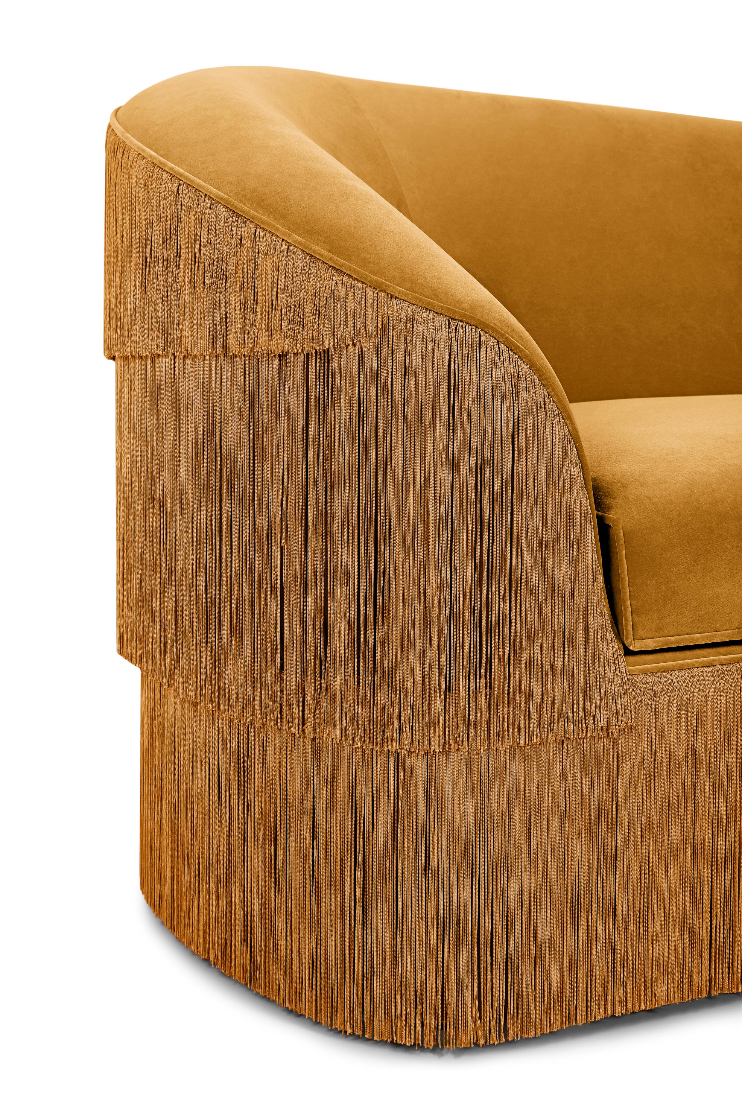 https://a.1stdibscdn.com/fringes-2-seat-sofa-by-munna-for-sale-picture-3/f_12192/f_436304221739546920677/MUNNA_Fringes_TwoSeta_Sofa_8__master.jpg